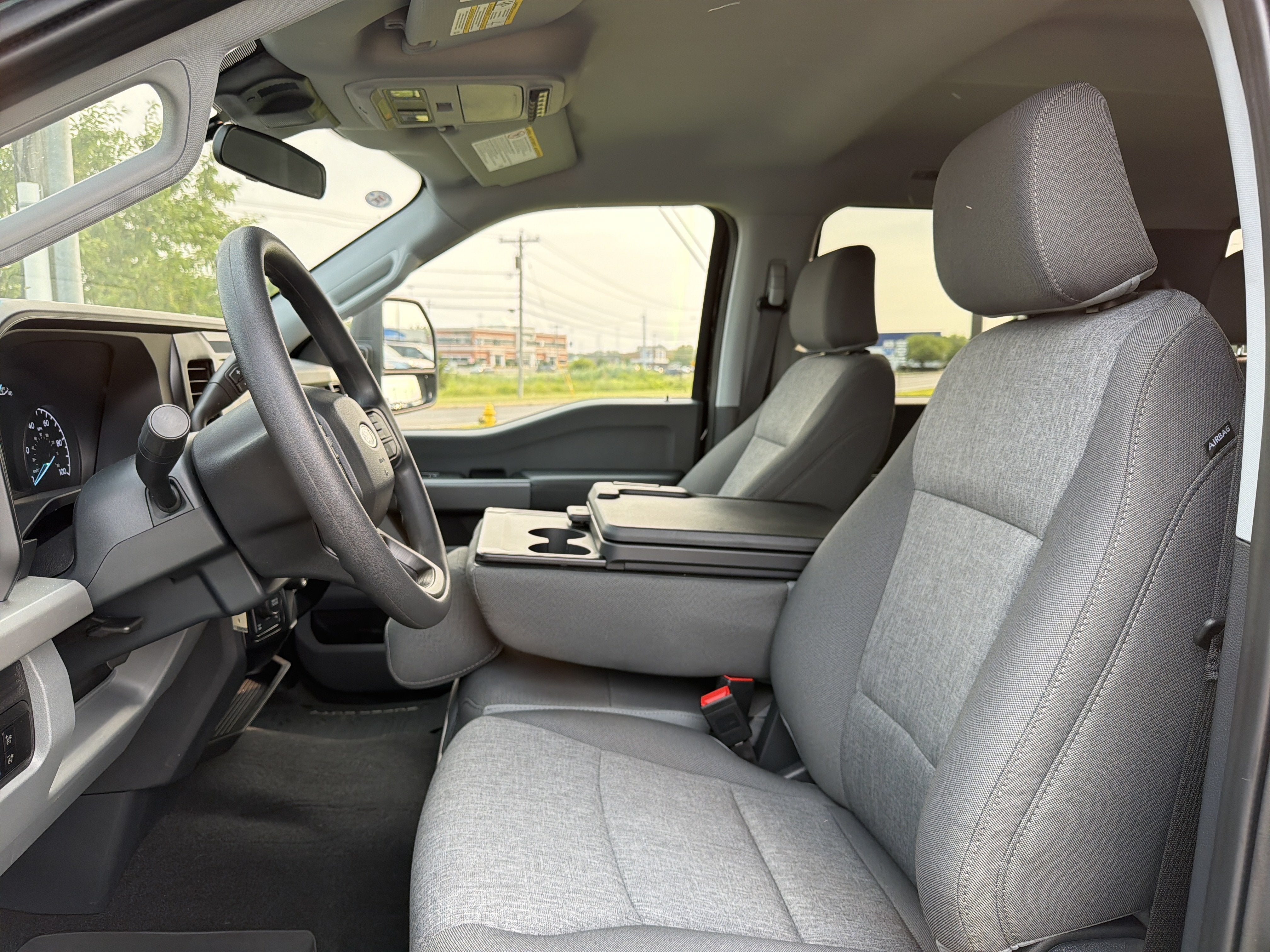 2025 Ford Super Duty F-250 SRW Base