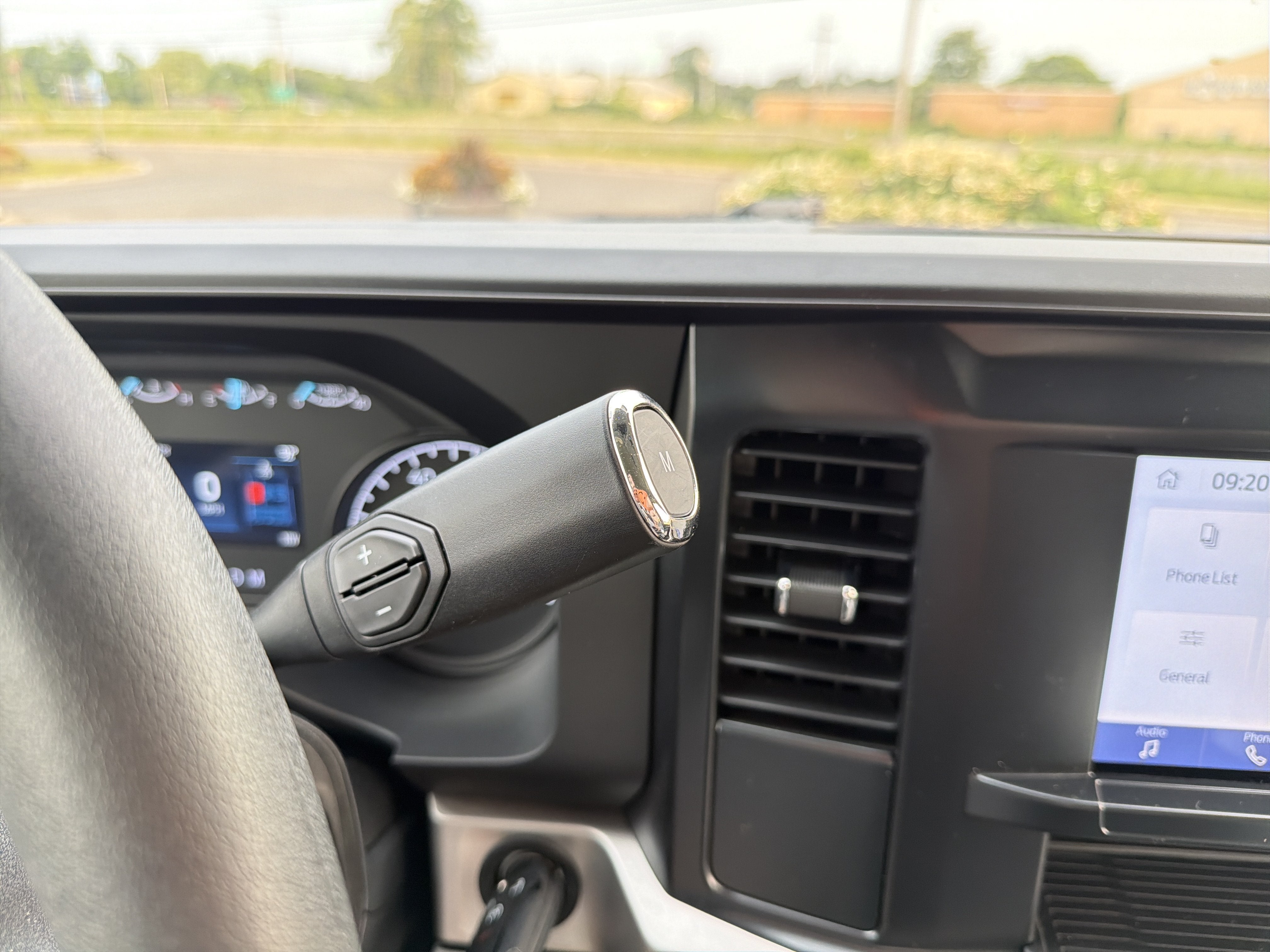 2025 Ford Super Duty F-250 SRW Base
