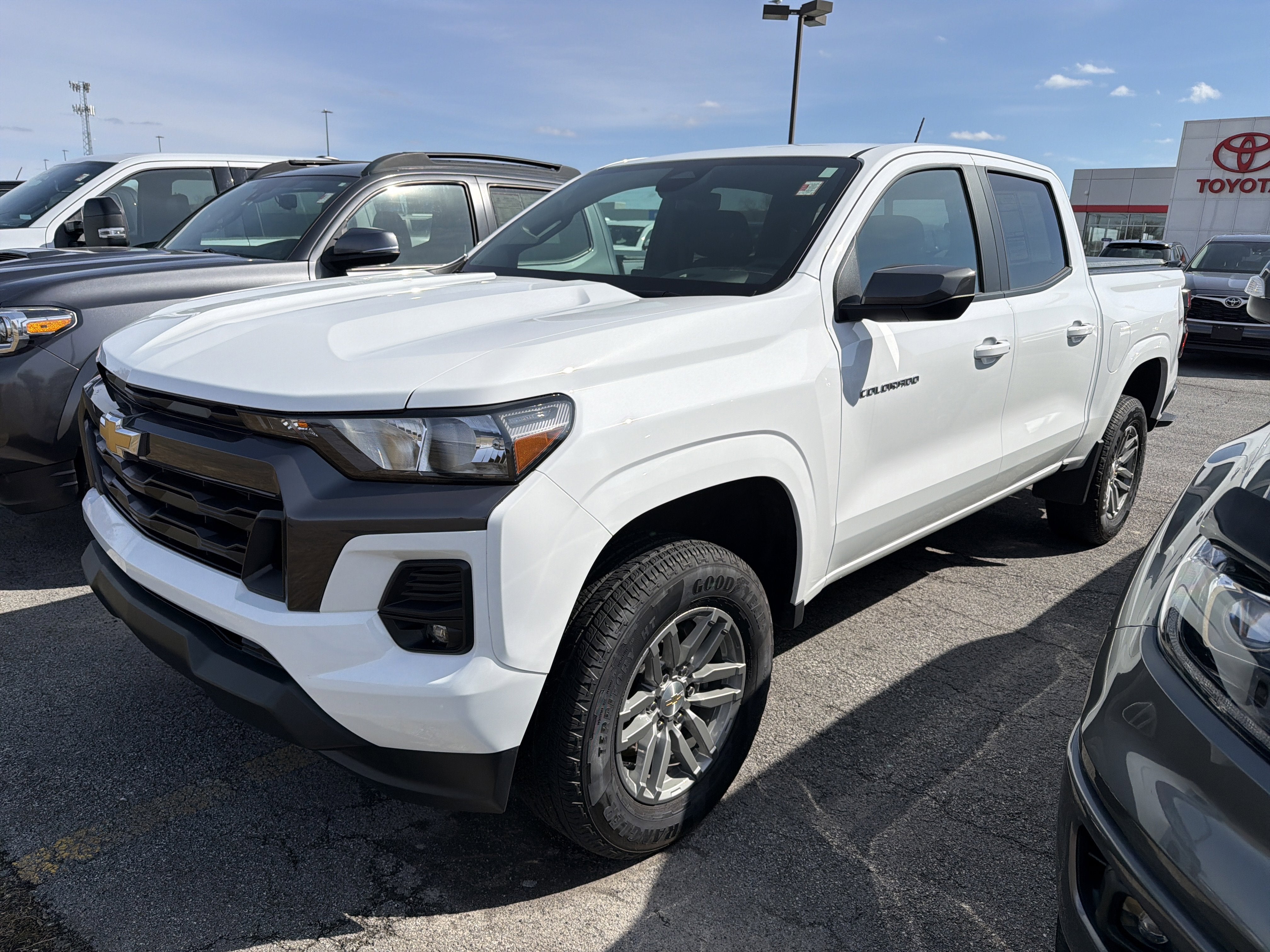 2024 Chevrolet Colorado 4WD LT