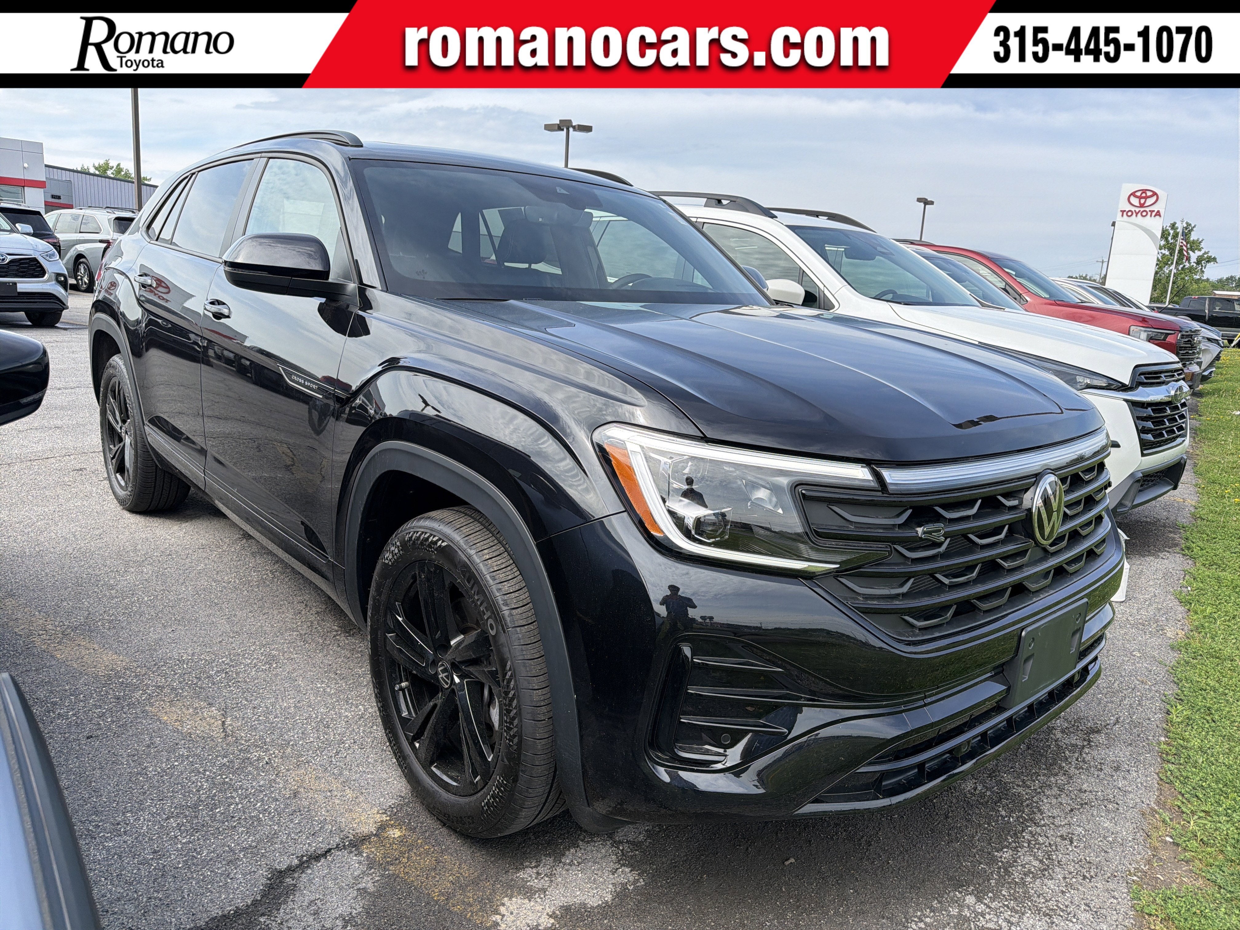 2025 Volkswagen Atlas Cross Sport 2.0T SEL R-Line Black