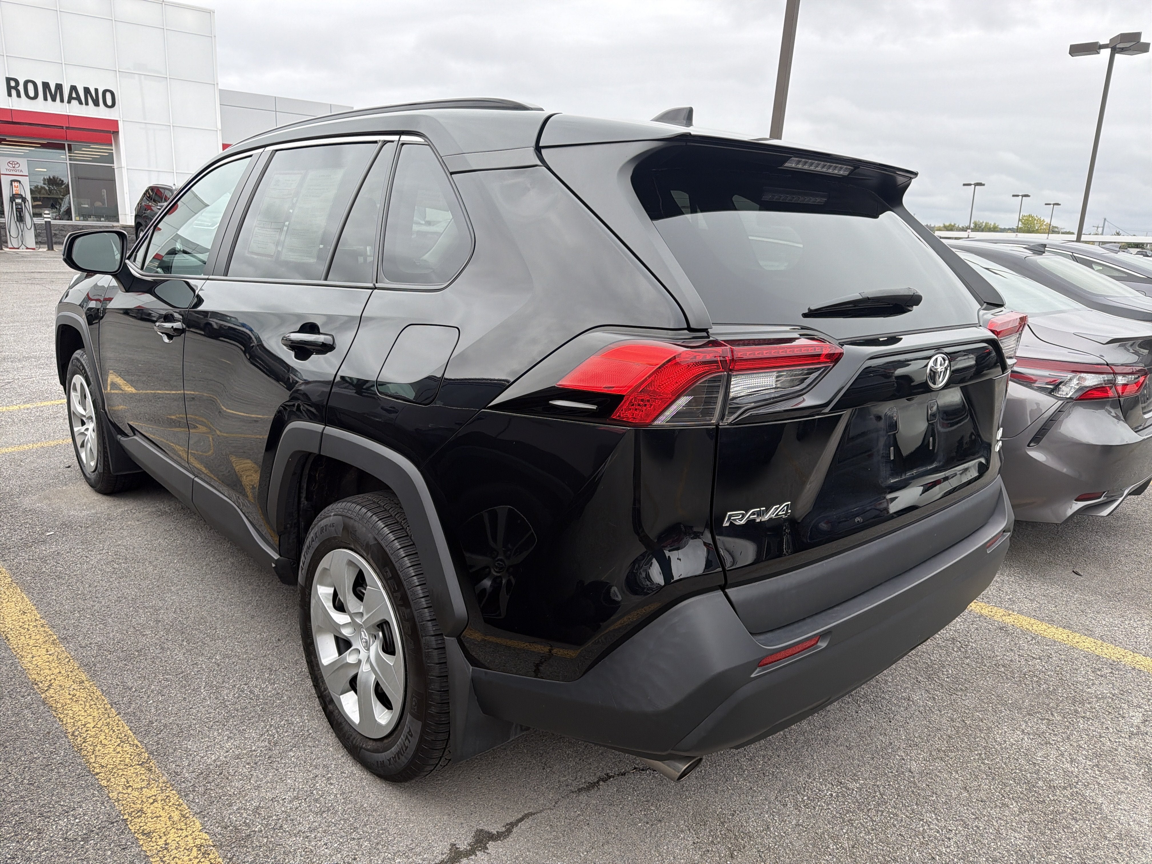 2021 Toyota RAV4 LE