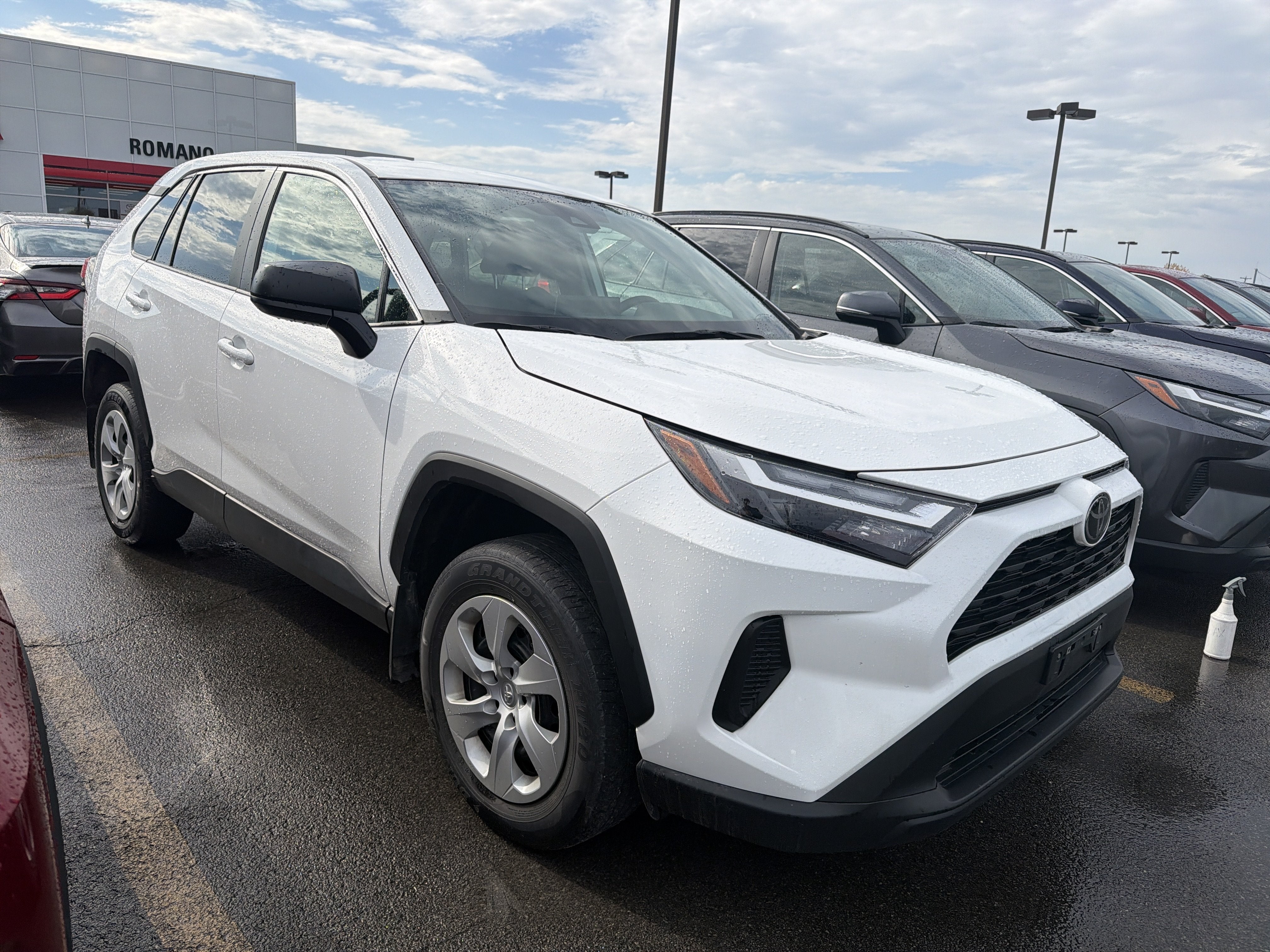 2024 Toyota RAV4 LE
