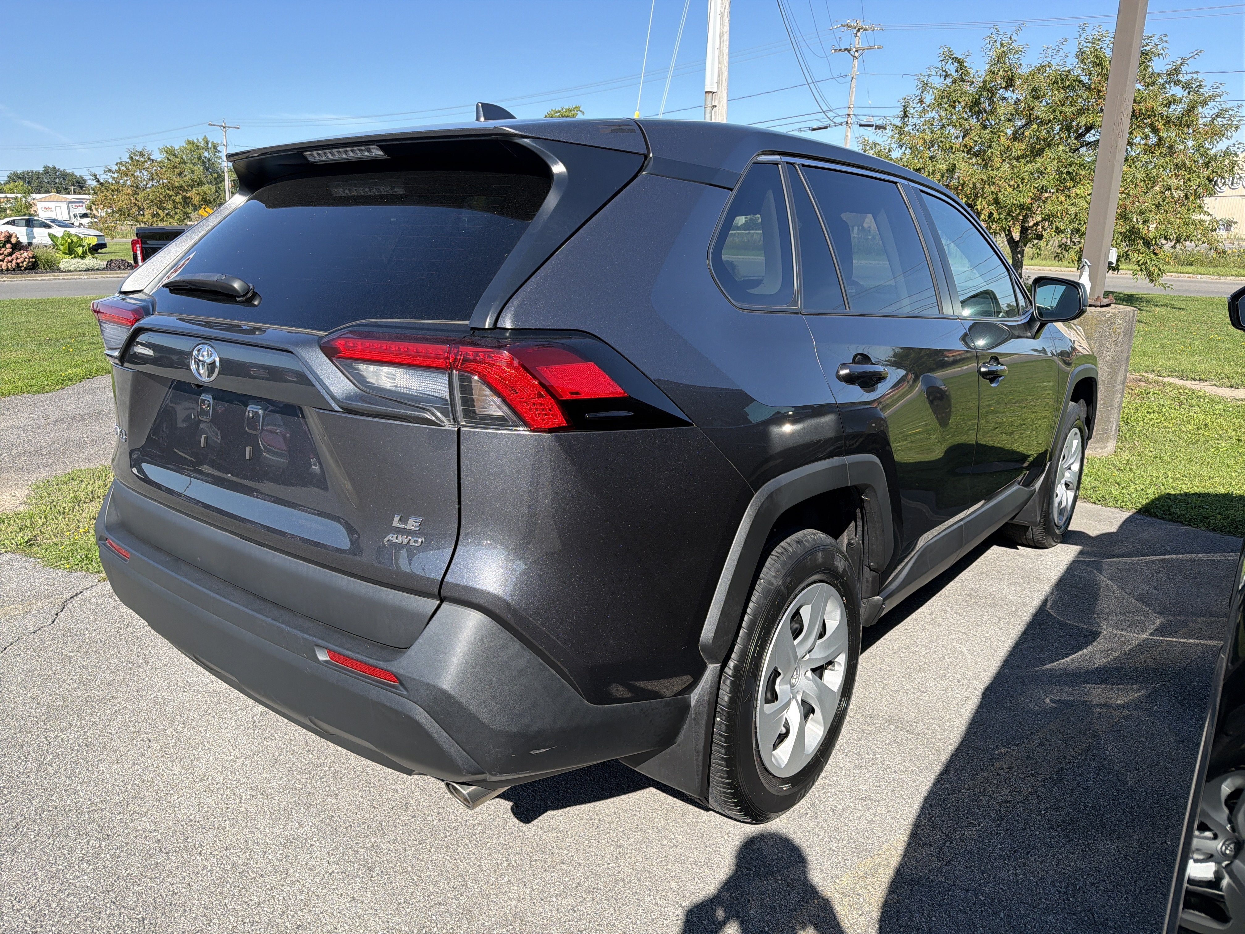 2023 Toyota RAV4 LE
