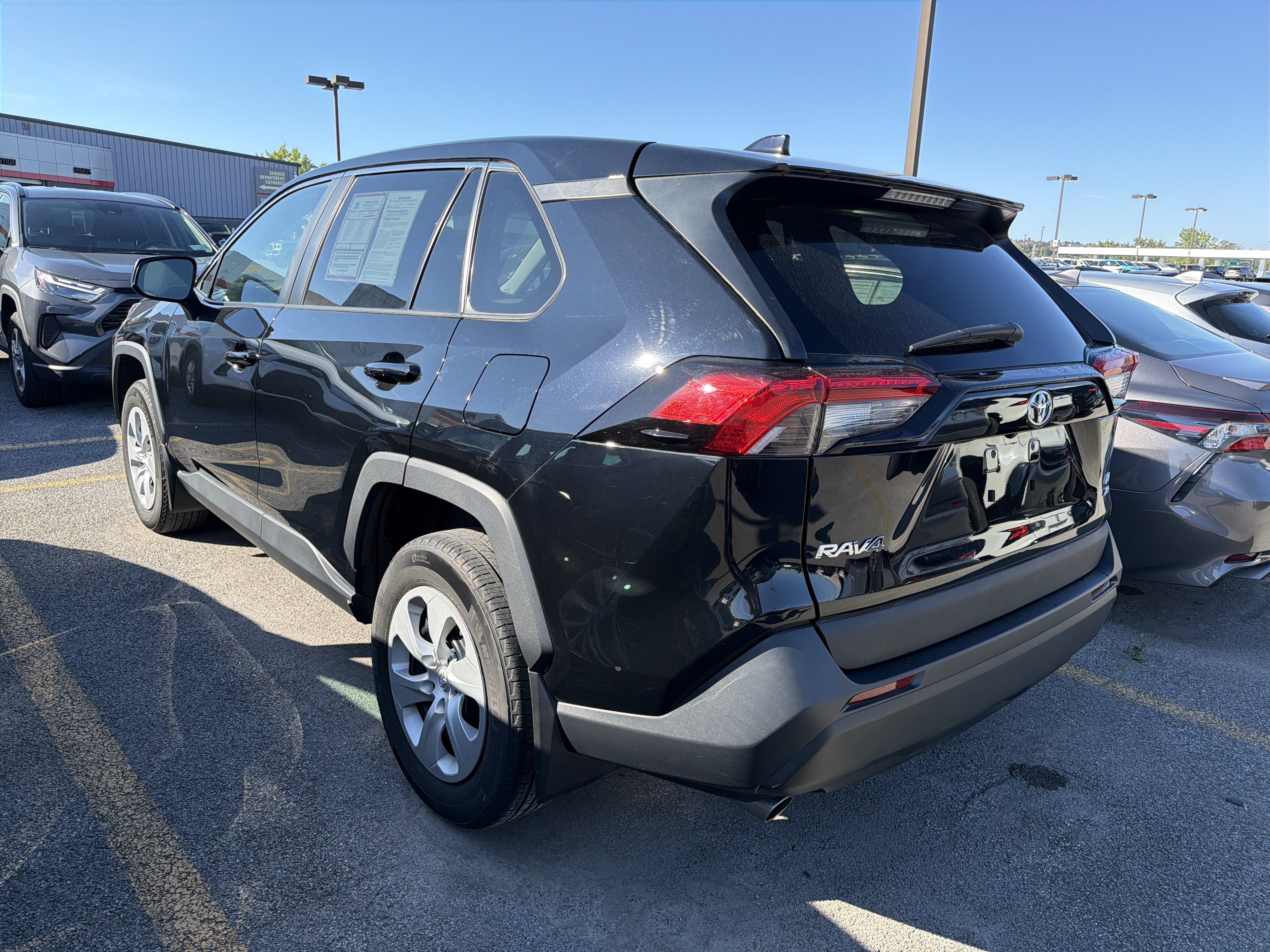 2023 Toyota RAV4 LE