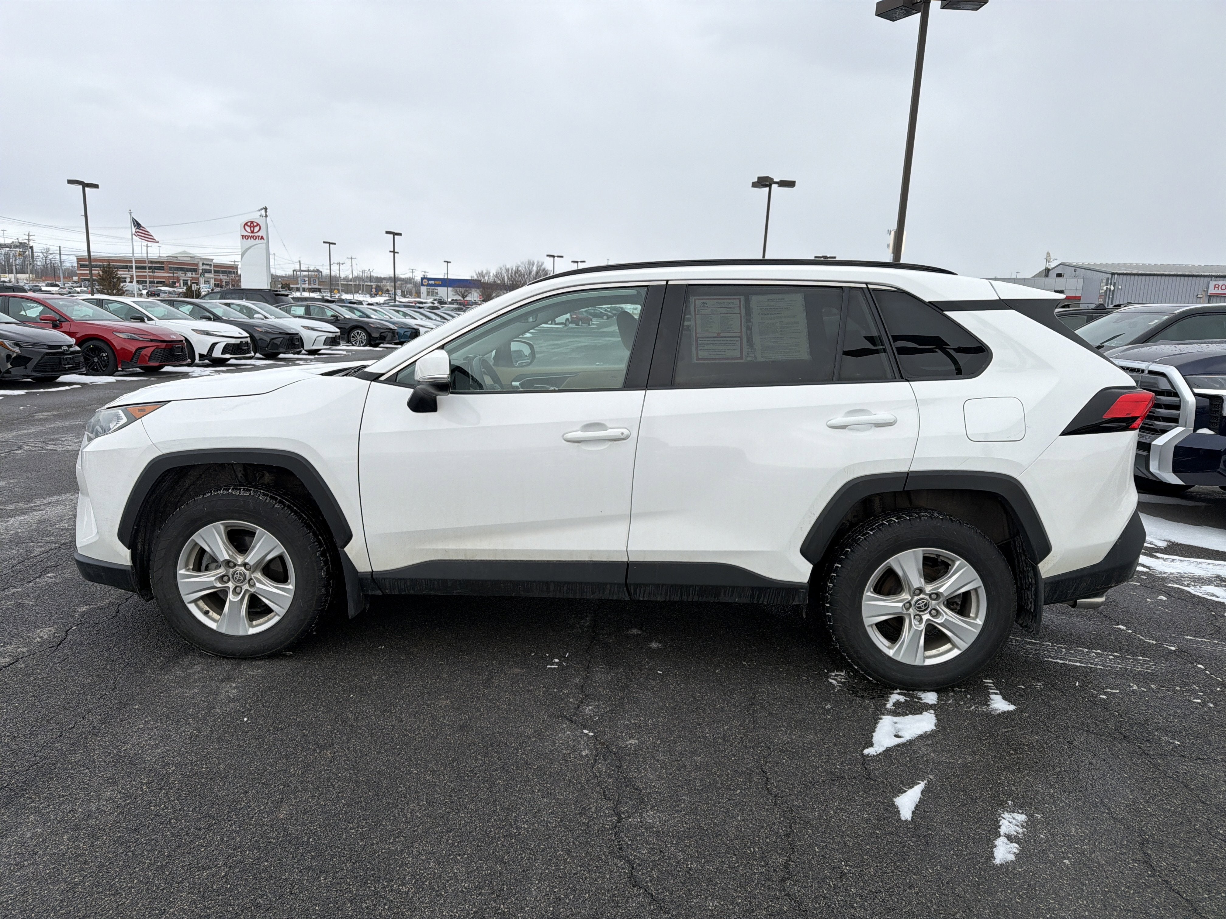 2021 Toyota RAV4 XLE