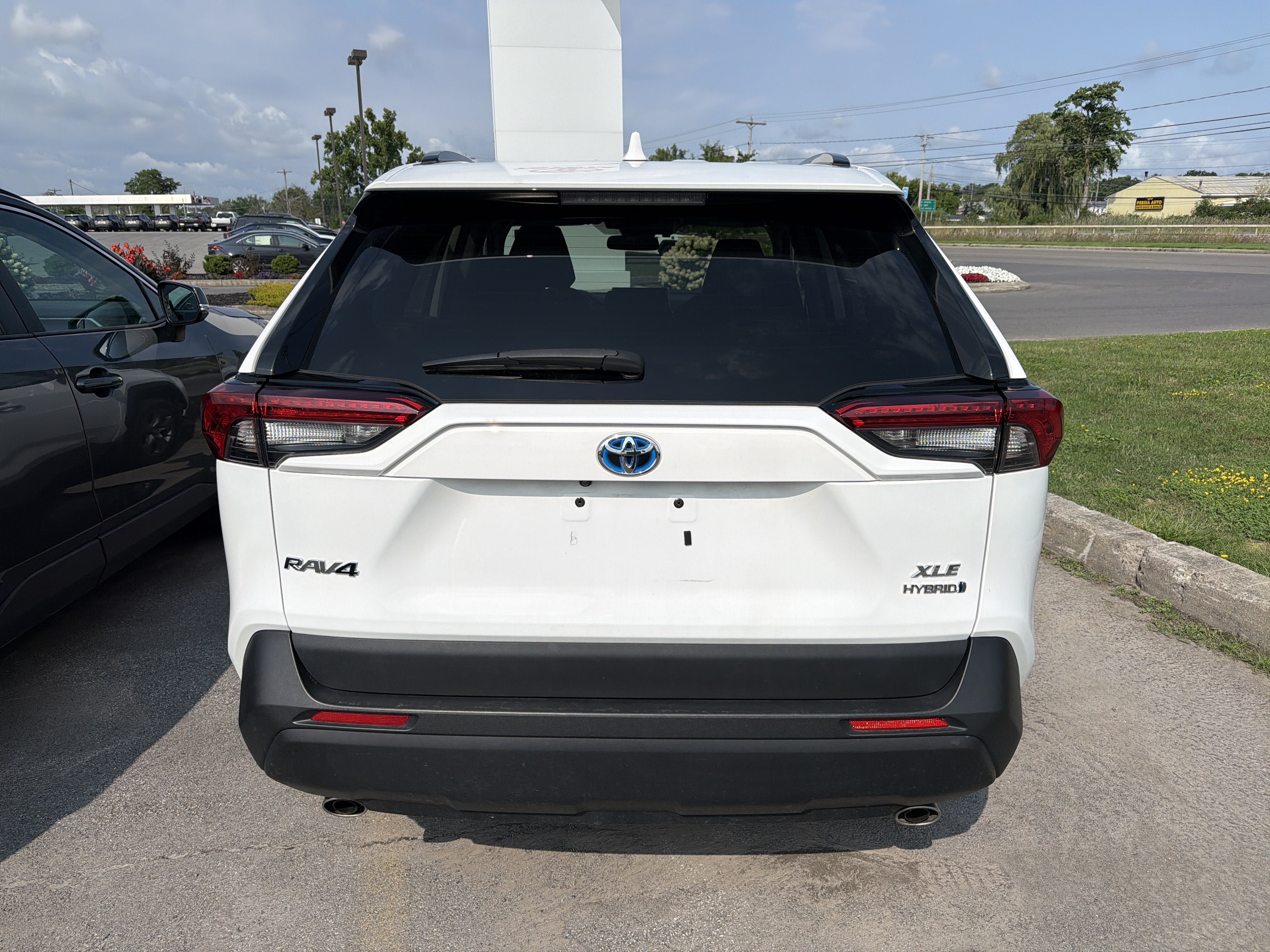 2023 Toyota RAV4 Hybrid XLE