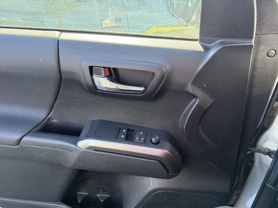 2022 Toyota Tacoma 4WD TRD Off Road