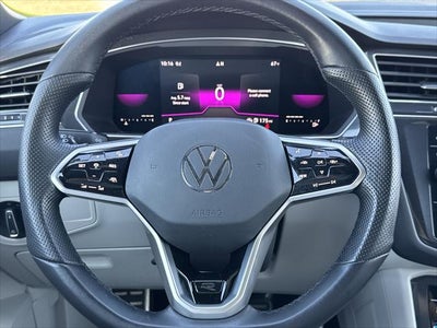 2022 Volkswagen Tiguan SE R-Line Black