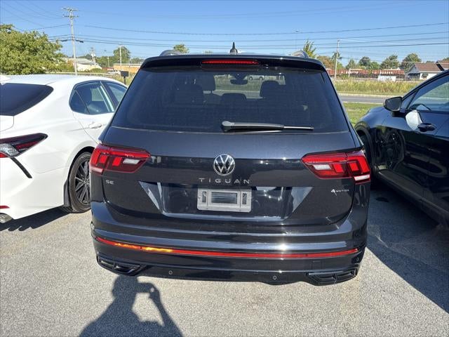 2022 Volkswagen Tiguan SE R-Line Black