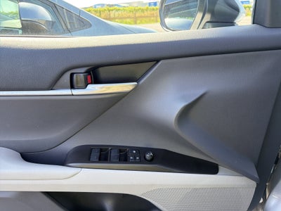 2024 Toyota Camry Hybrid LE