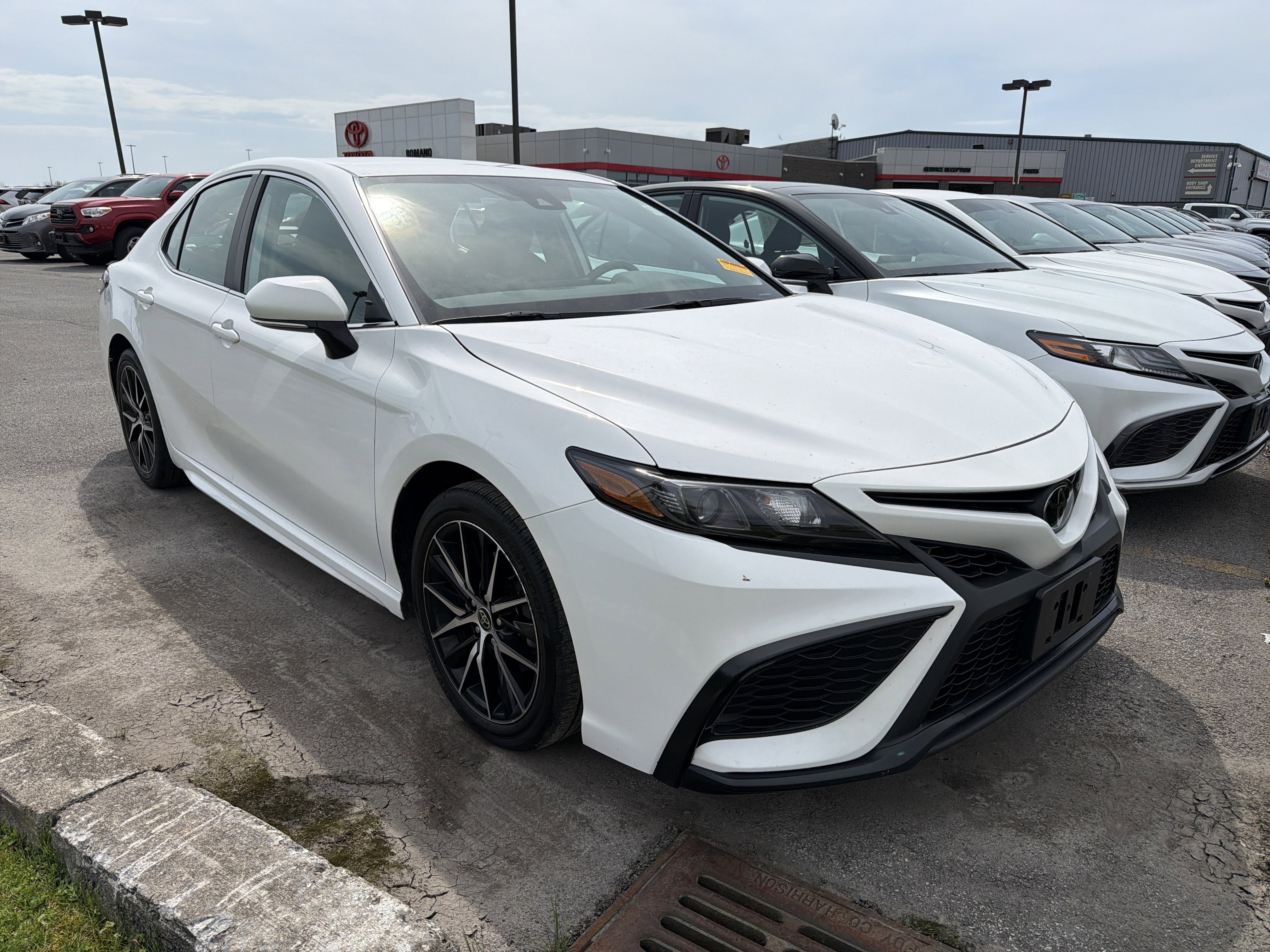 2023 Toyota Camry SE