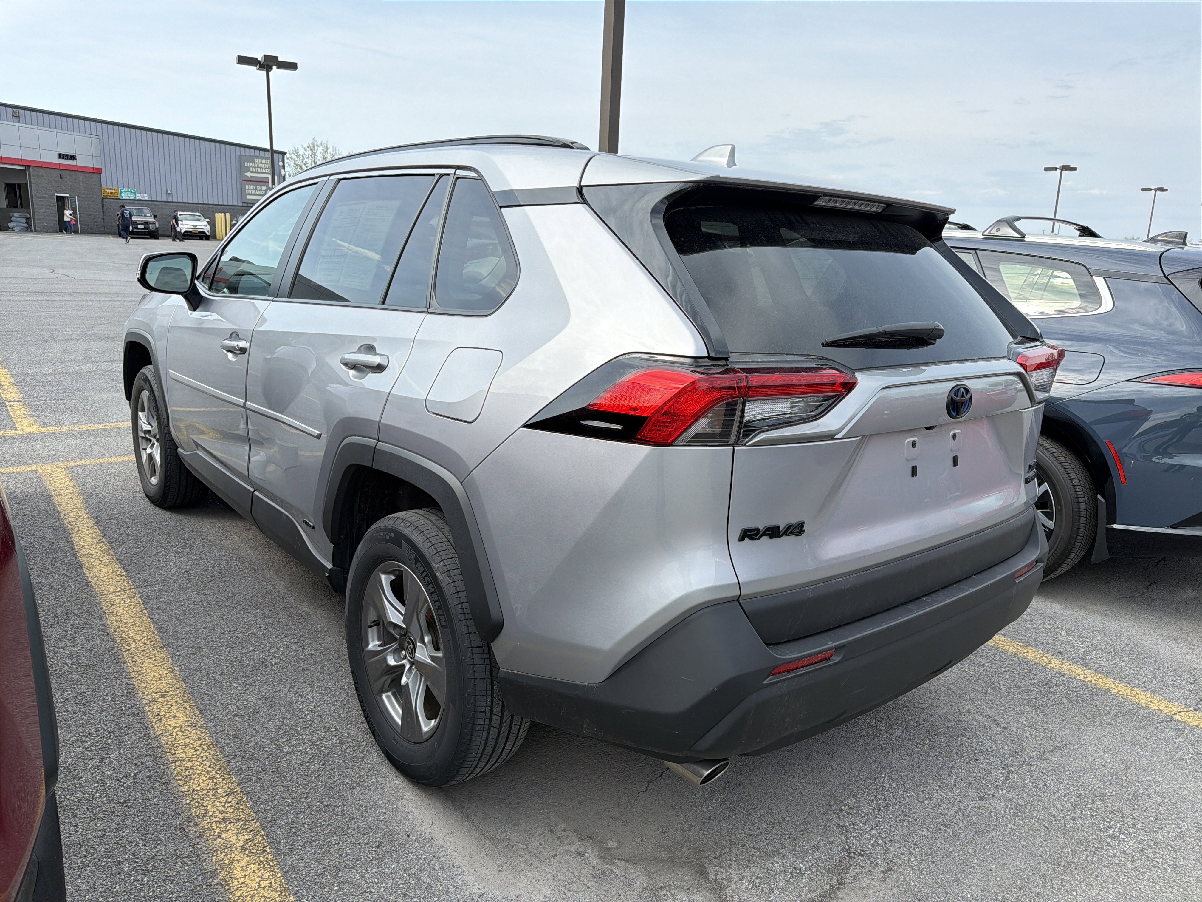 2023 Toyota RAV4 Hybrid XLE