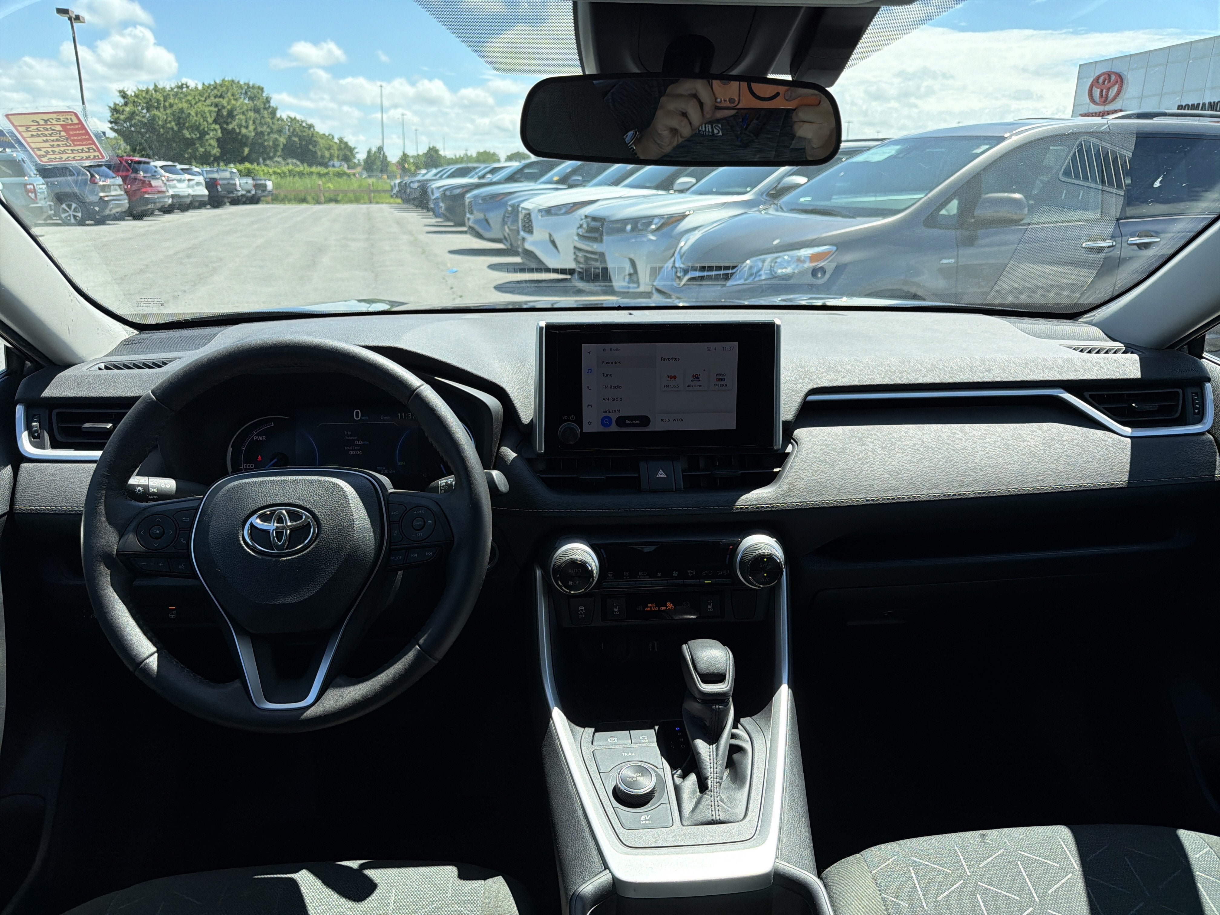 2023 Toyota RAV4 Hybrid XLE