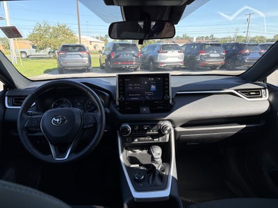 2022 Toyota RAV4 Hybrid SE