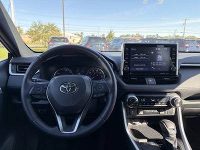 2022 Toyota RAV4 Hybrid SE