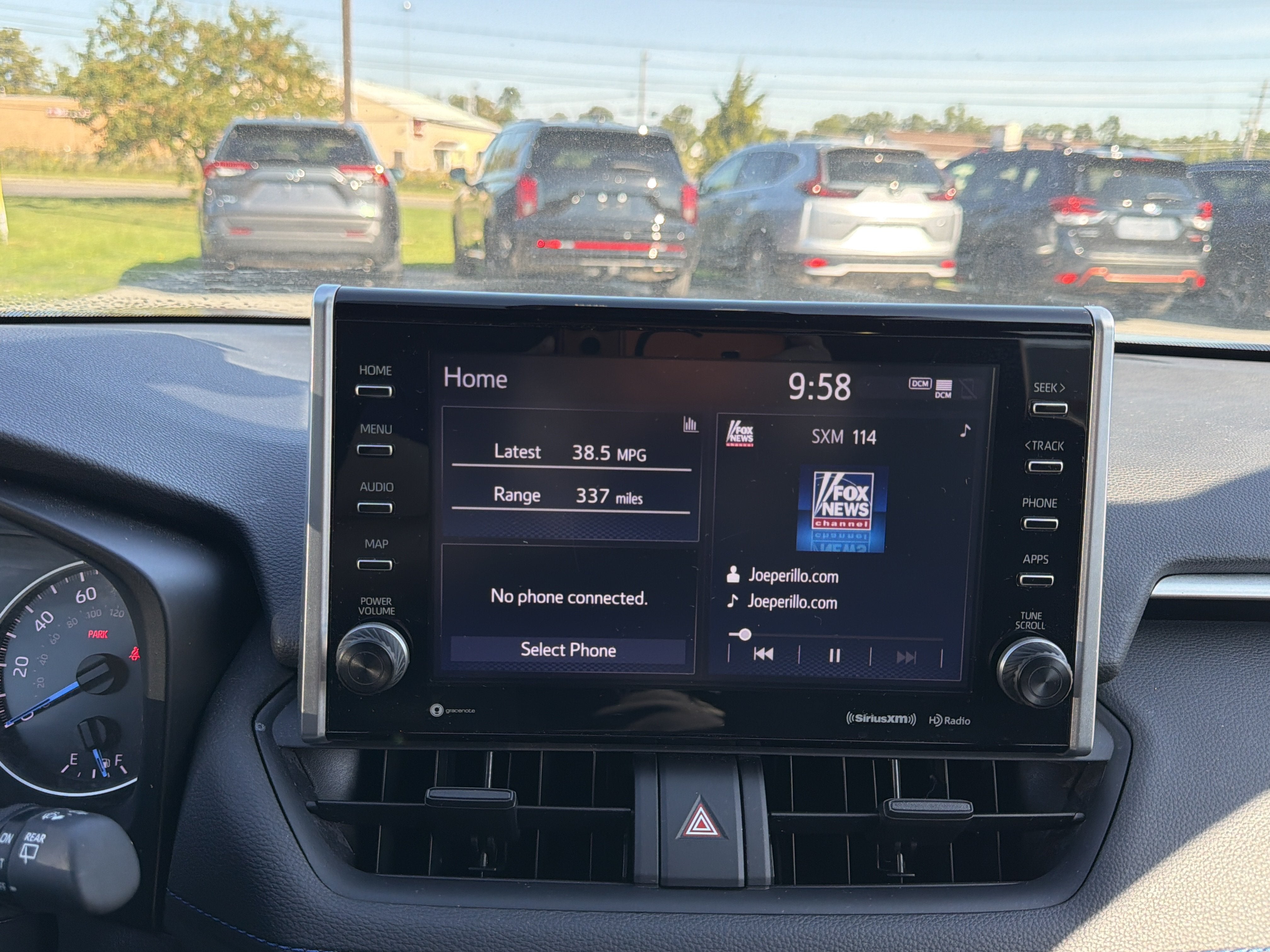 2022 Toyota RAV4 Hybrid SE