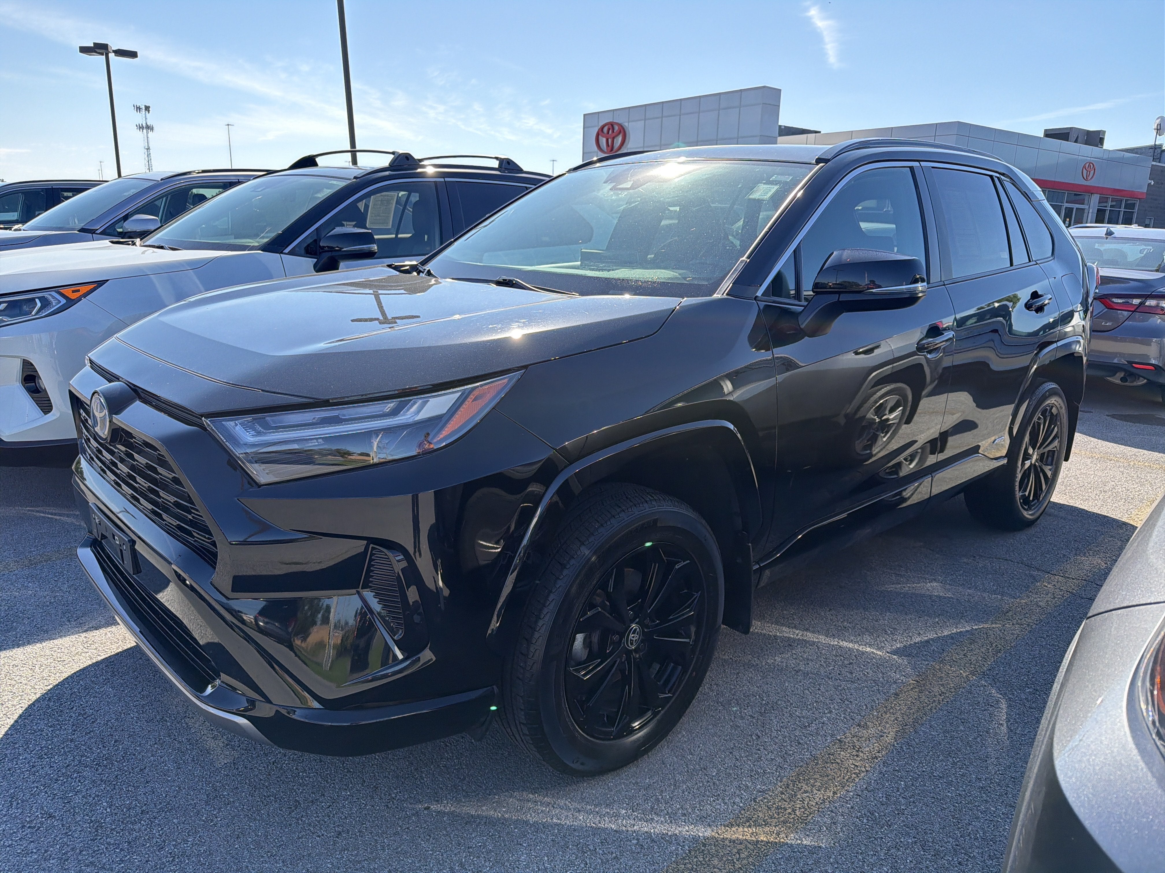 2022 Toyota RAV4 Hybrid SE