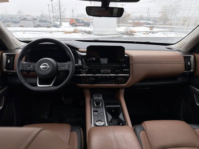 2024 Nissan Pathfinder Platinum