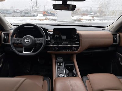 2024 Nissan Pathfinder Platinum