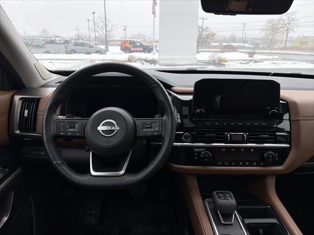 2024 Nissan Pathfinder Platinum