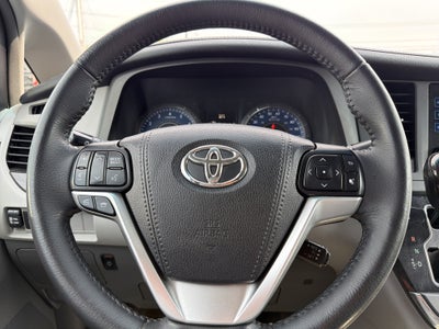 2017 Toyota Sienna XLE