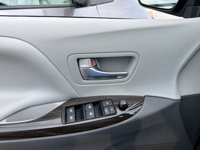 2017 Toyota Sienna XLE