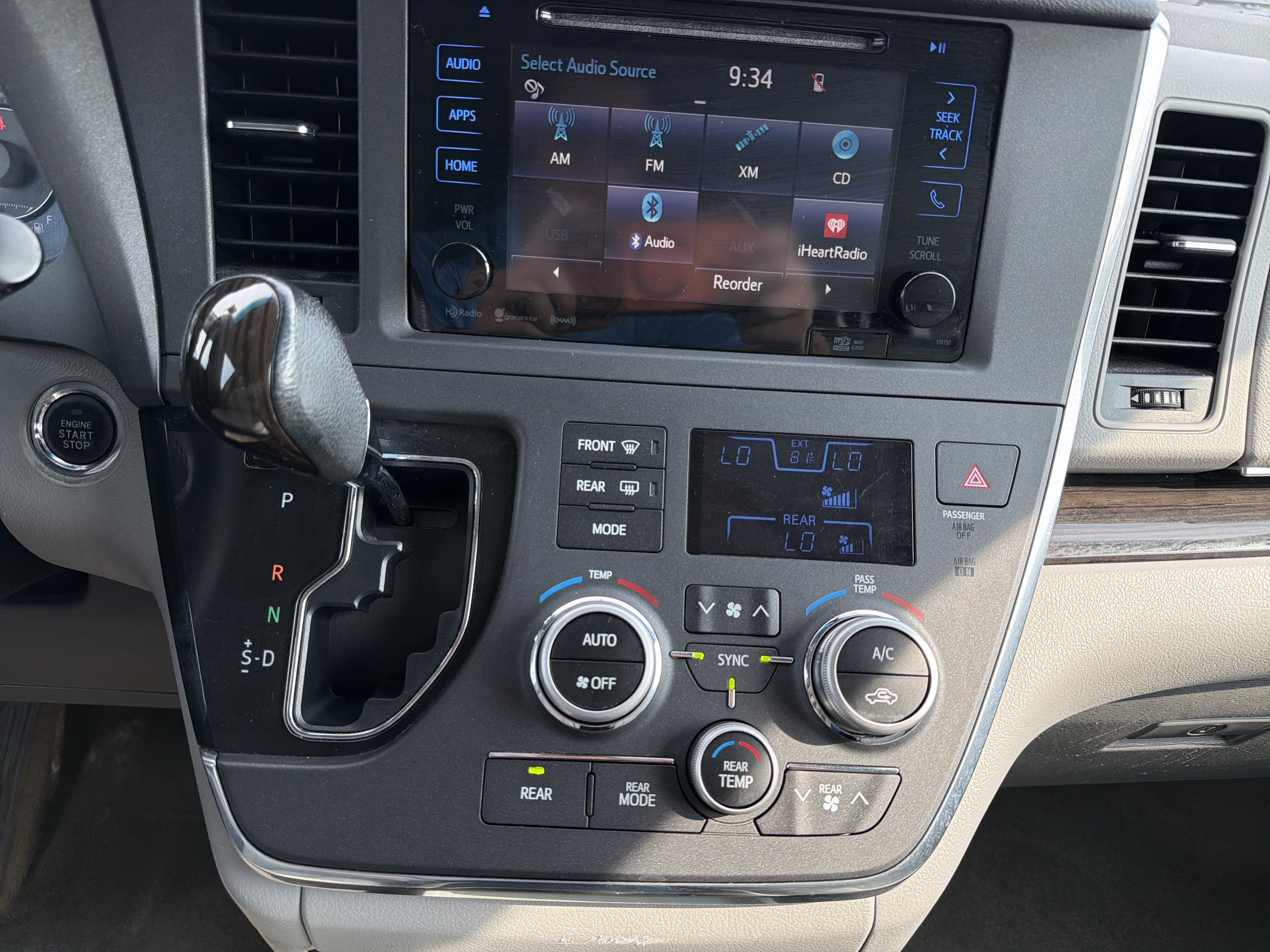 2017 Toyota Sienna XLE