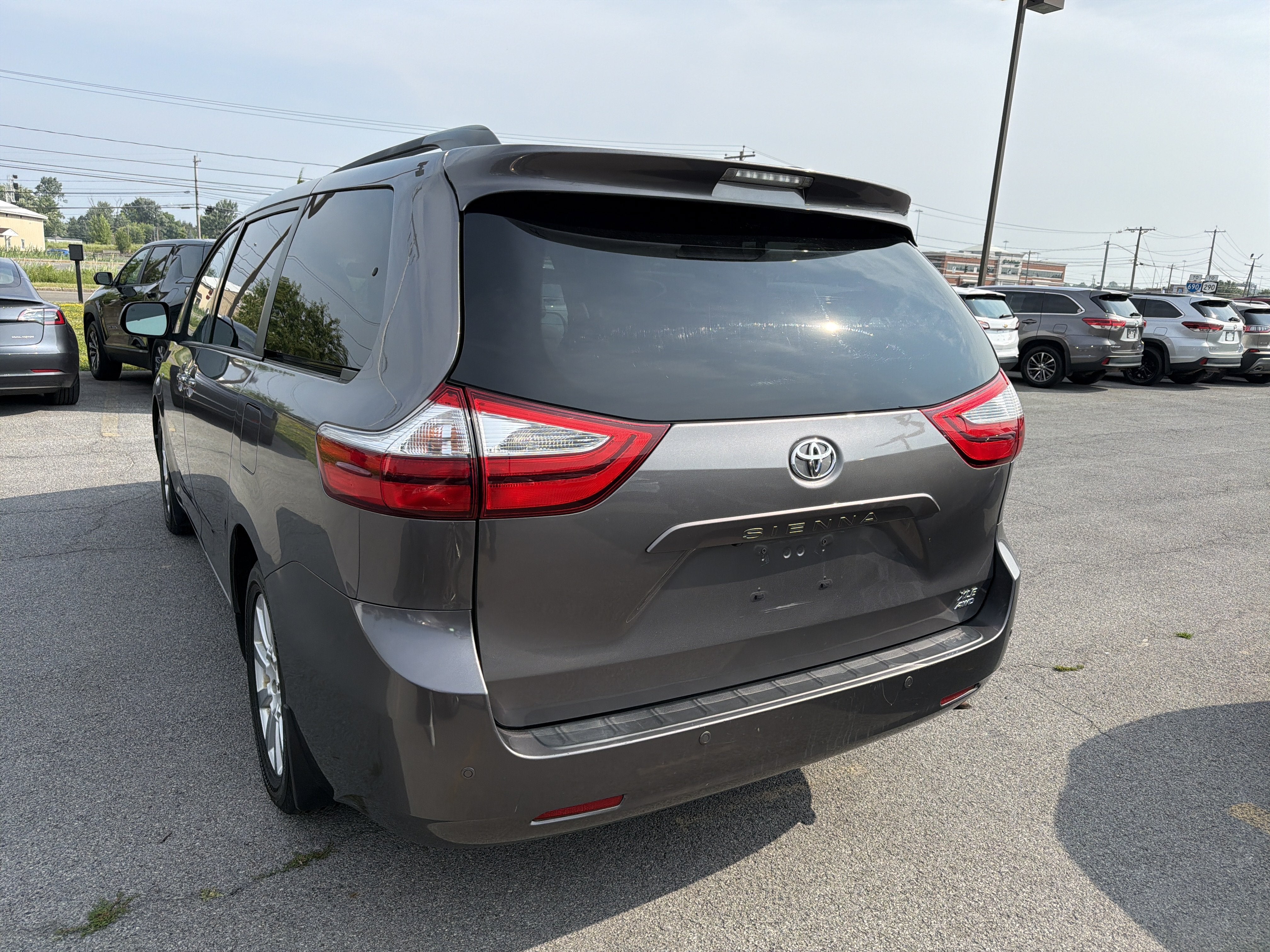 2017 Toyota Sienna XLE
