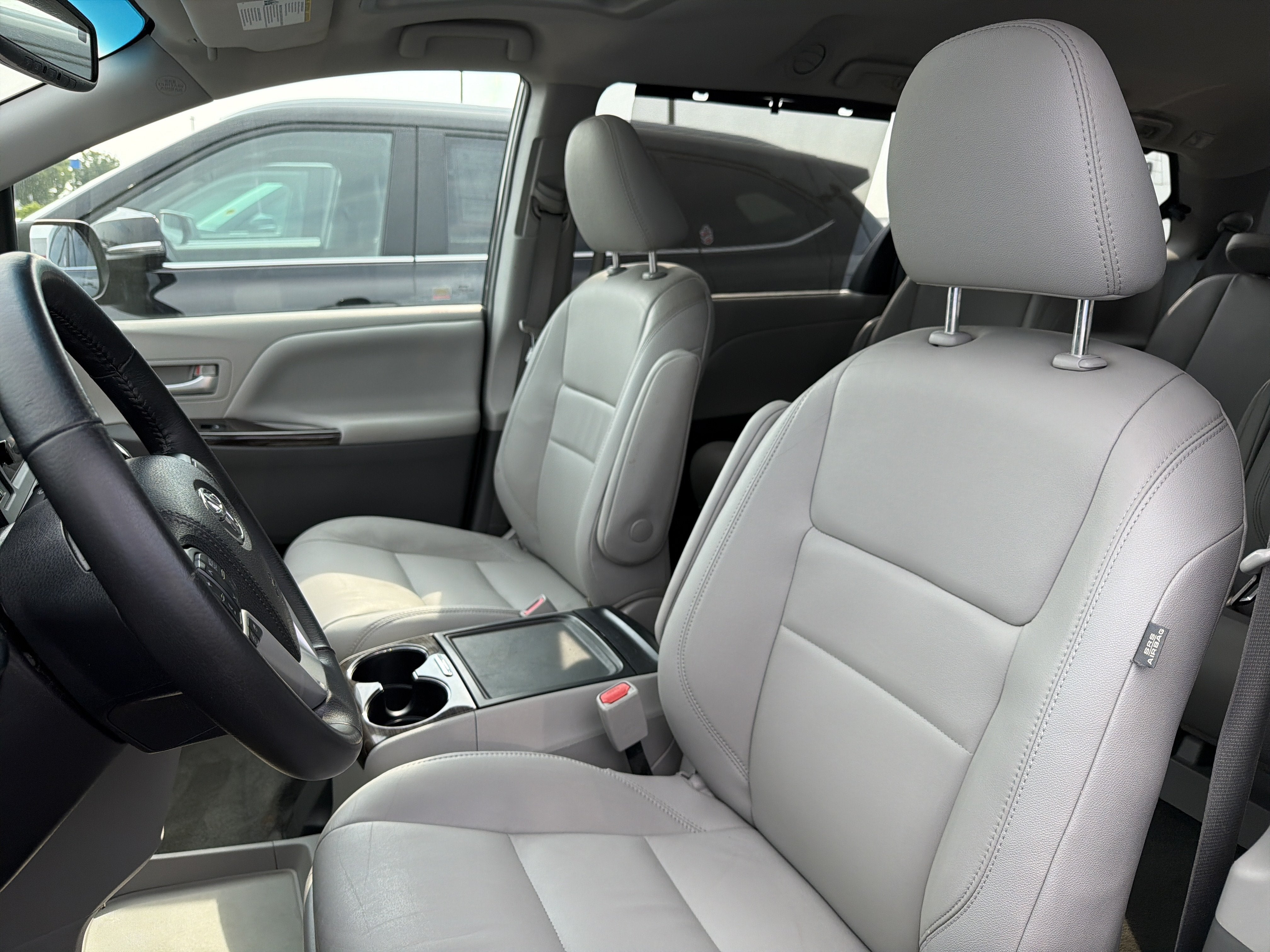 2017 Toyota Sienna XLE
