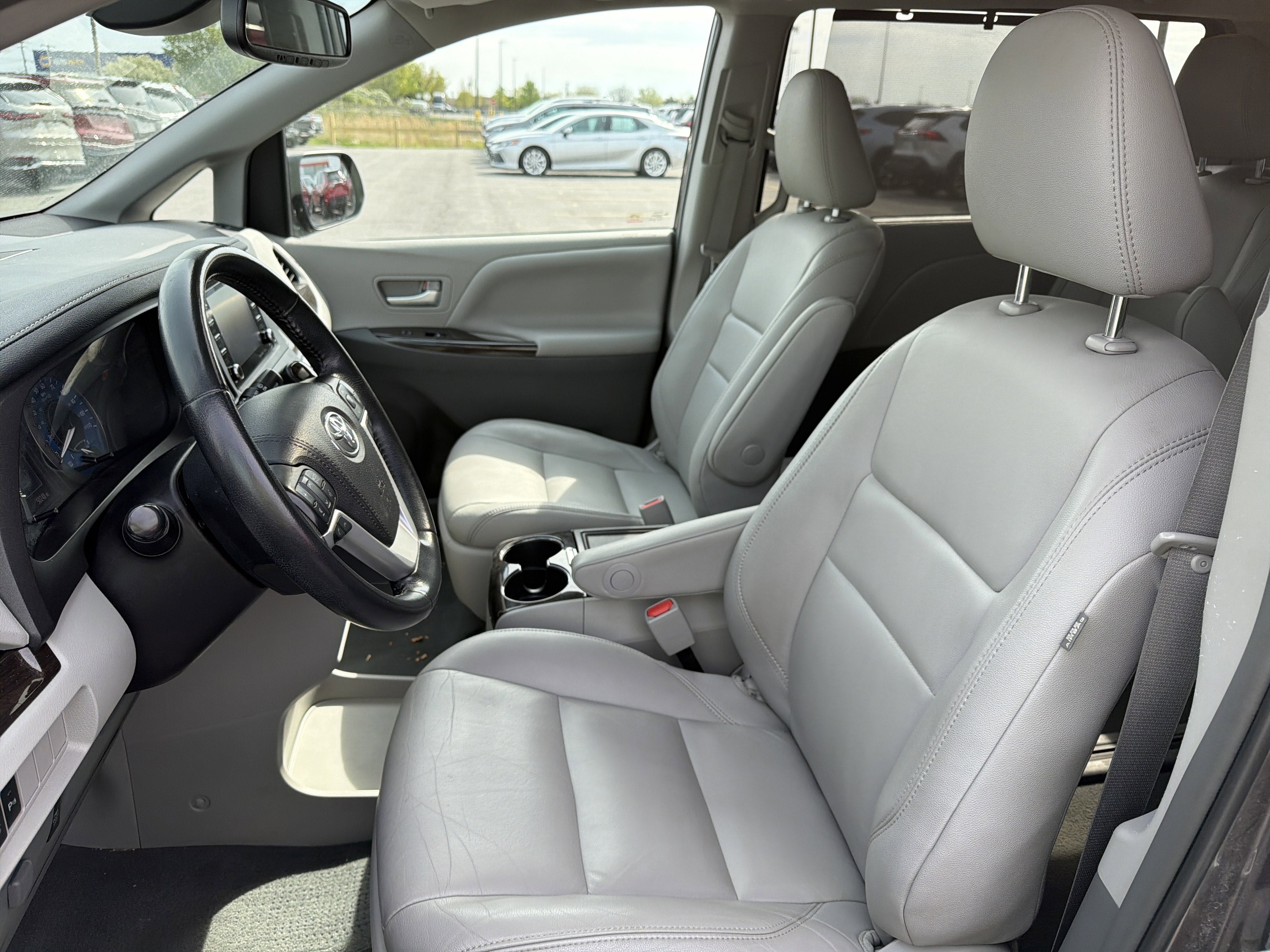2019 Toyota Sienna XLE Premium