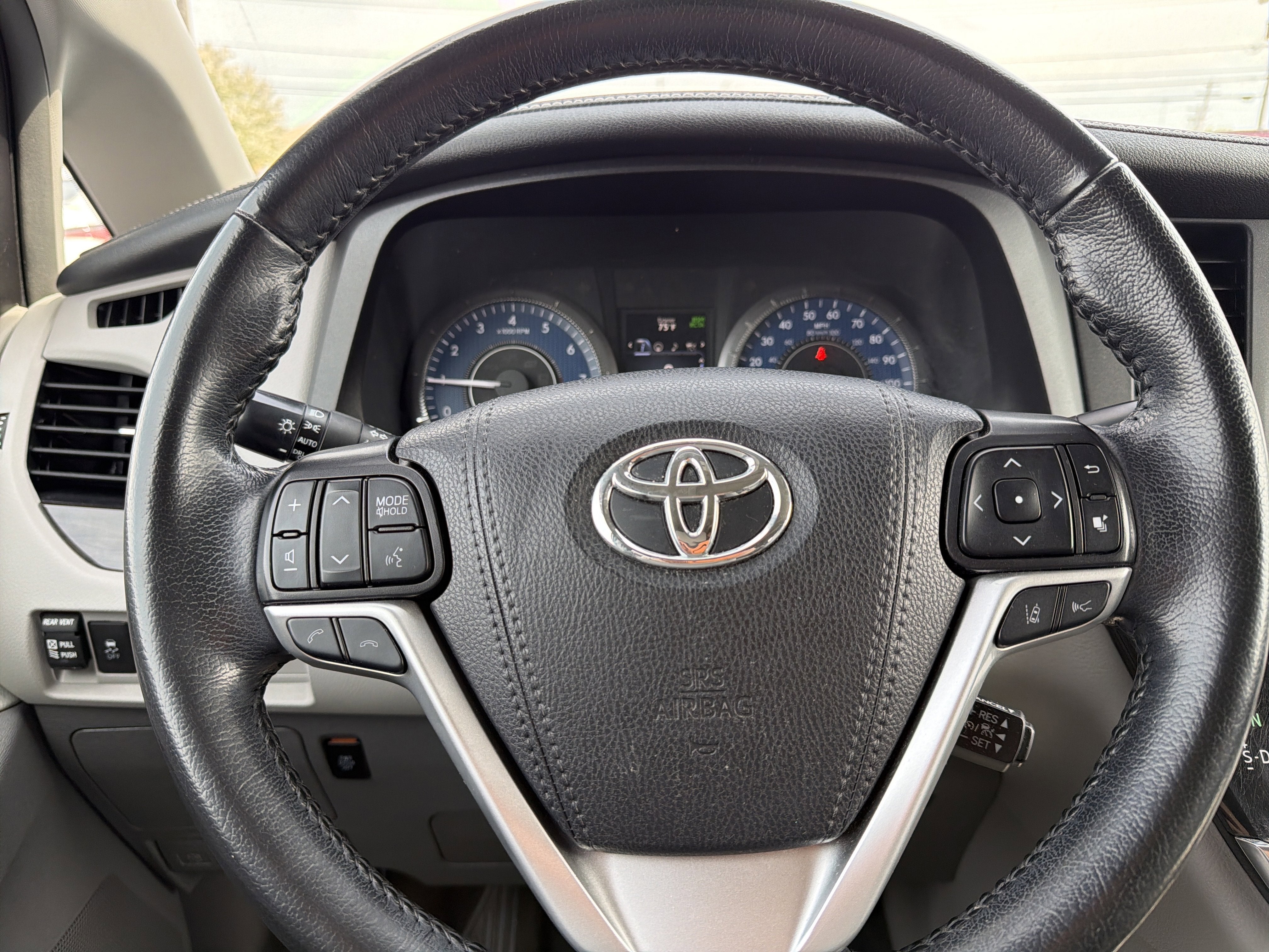 2019 Toyota Sienna XLE Premium