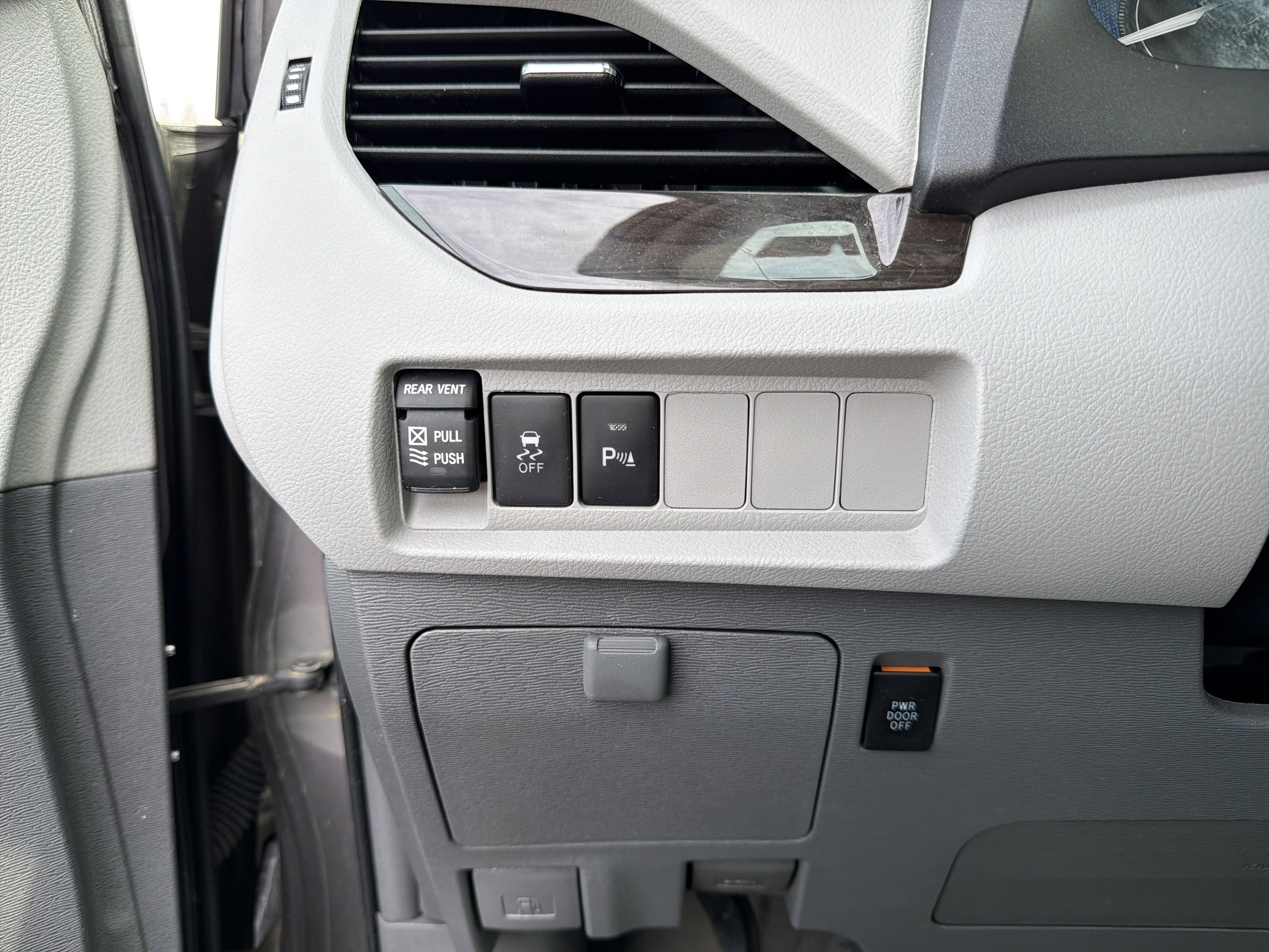 2019 Toyota Sienna XLE Premium
