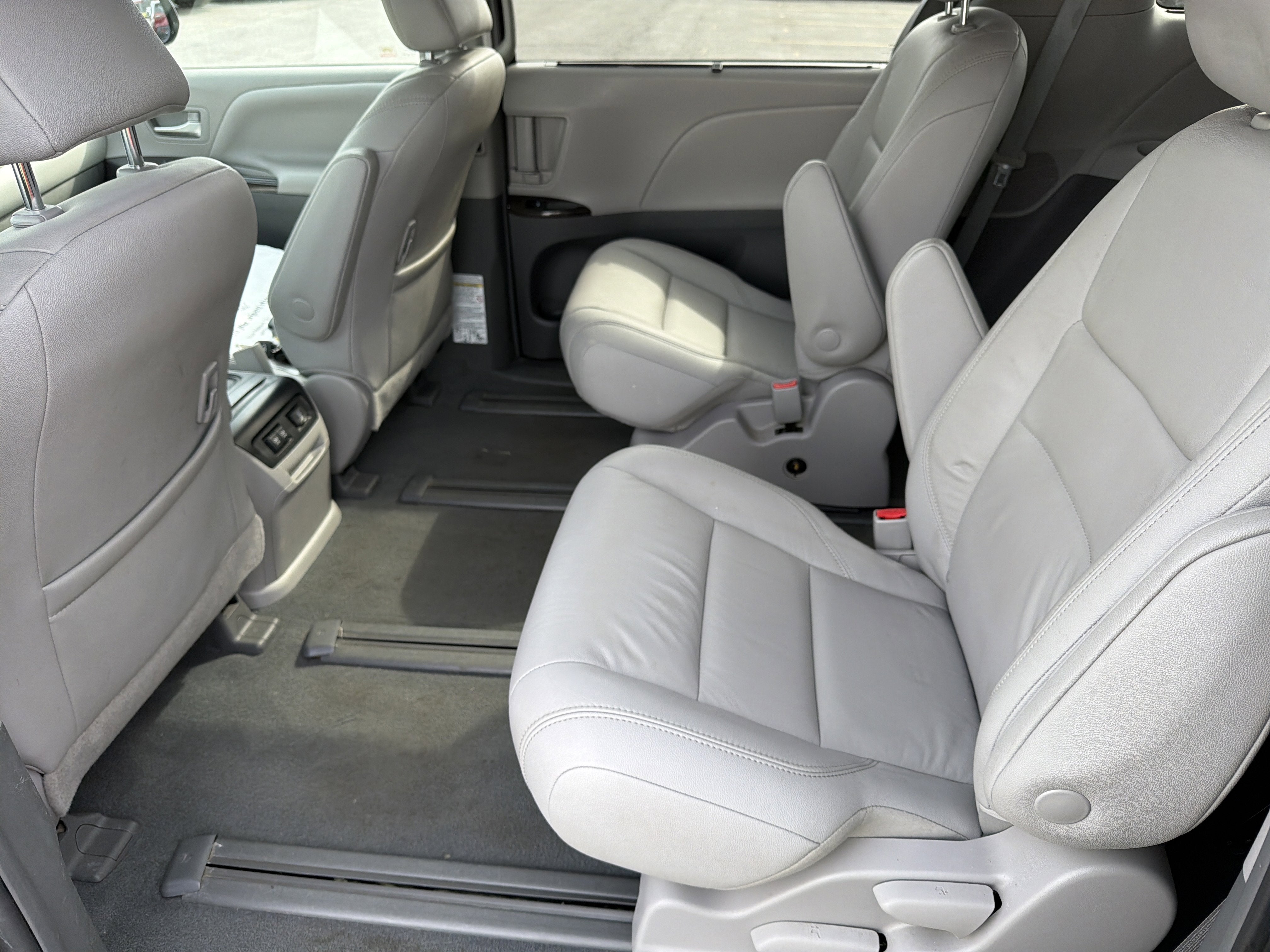 2019 Toyota Sienna XLE Premium