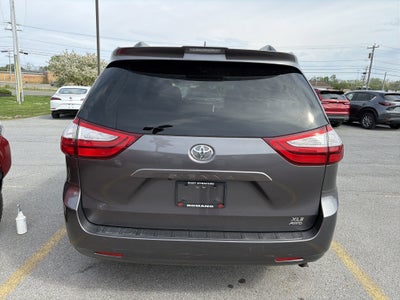 2019 Toyota Sienna XLE Premium