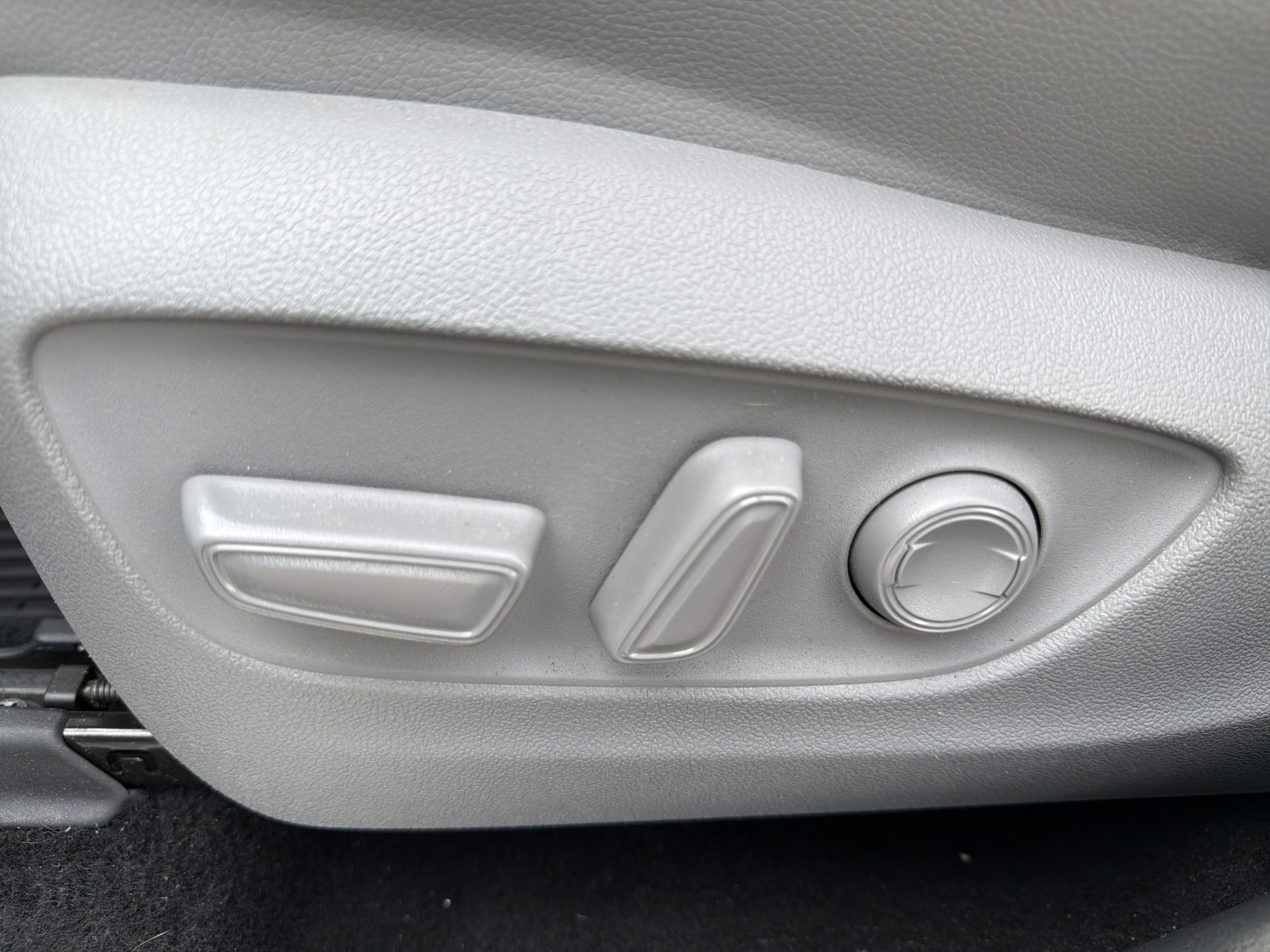 2022 Toyota Highlander Hybrid Platinum