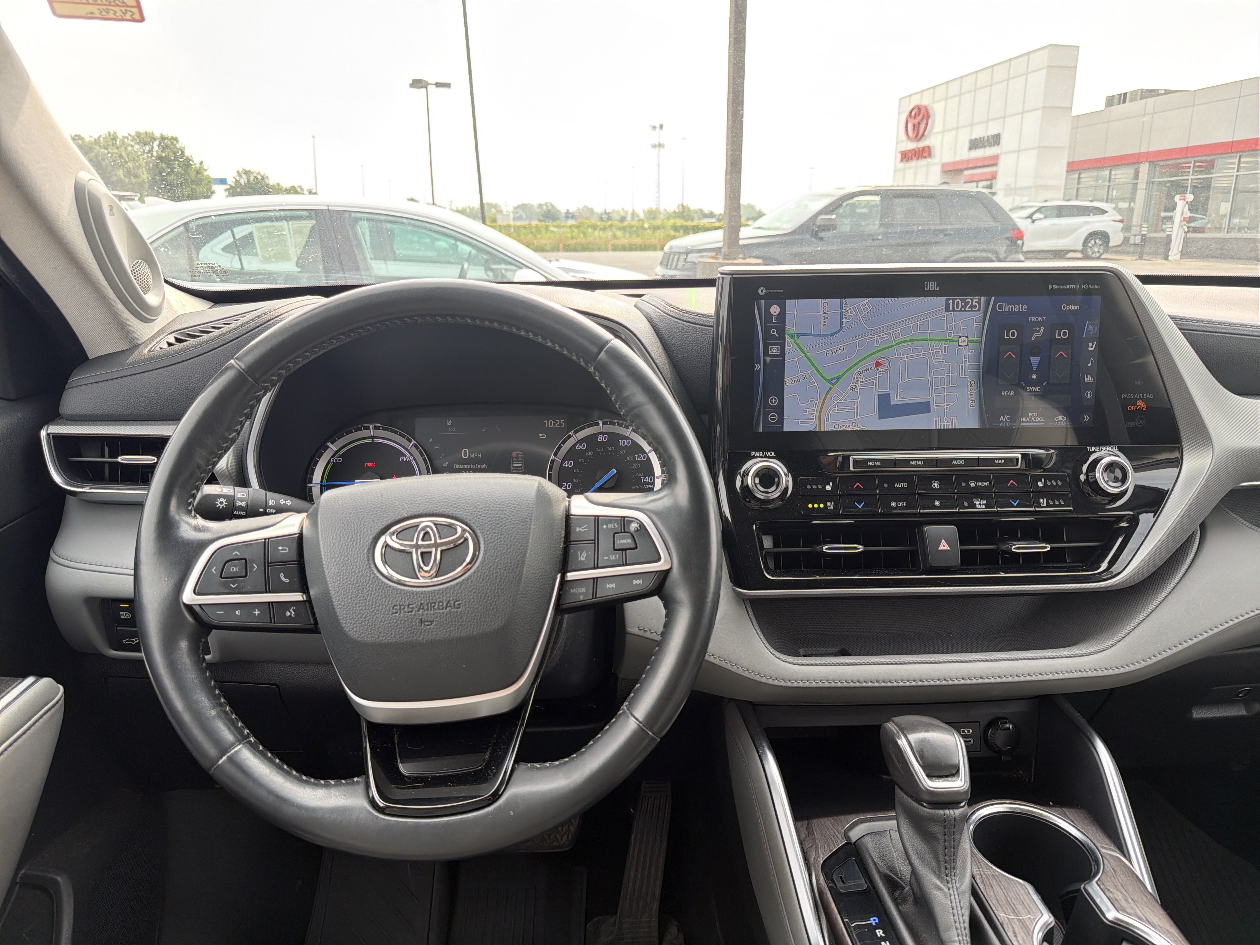 2022 Toyota Highlander Hybrid Platinum