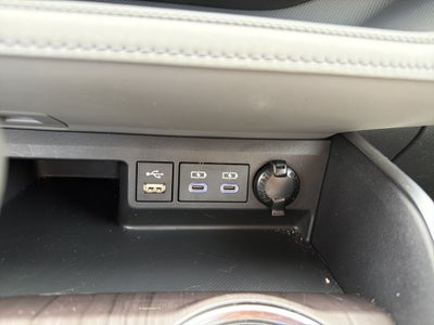 2022 Toyota Highlander Hybrid Platinum