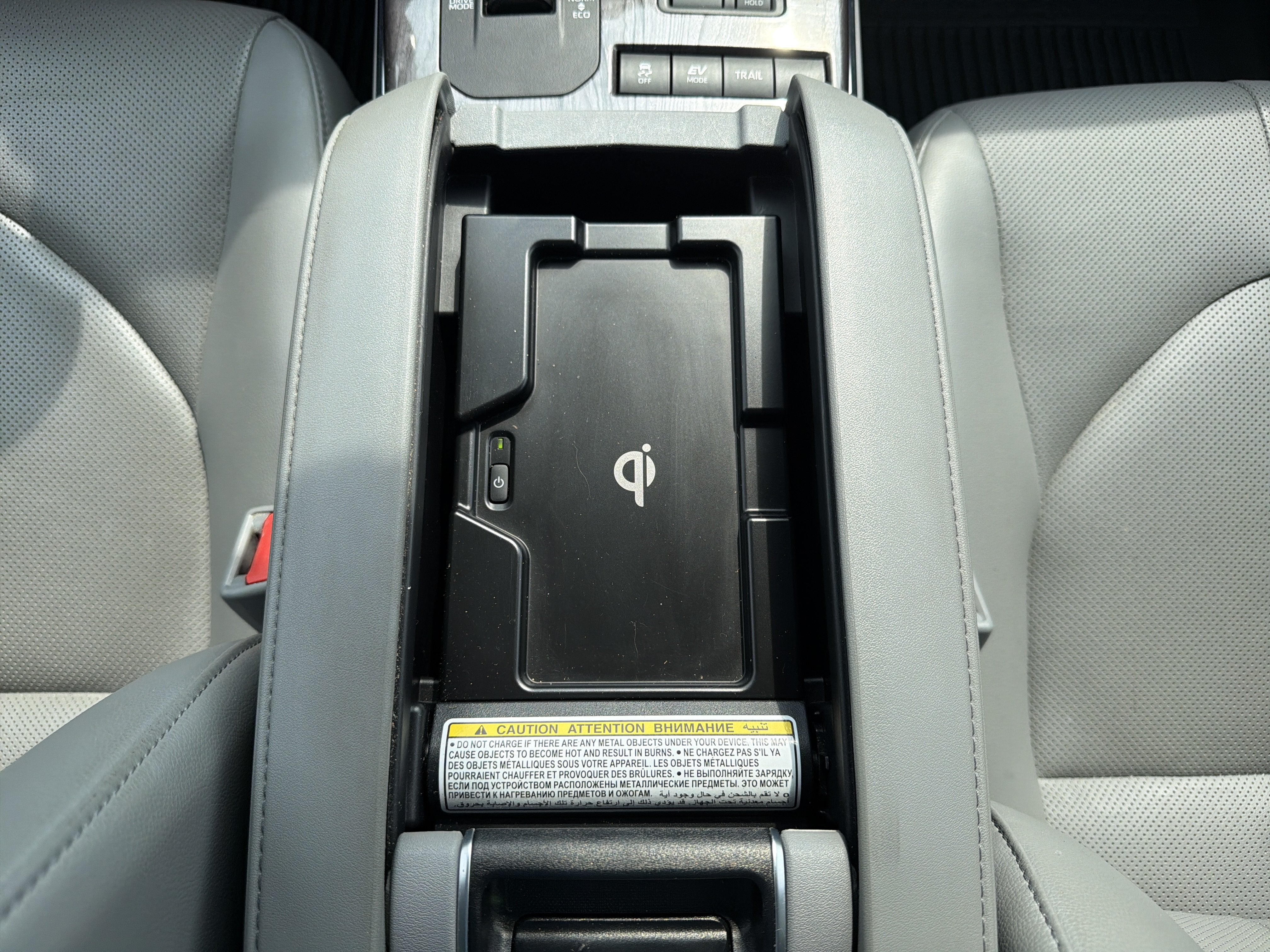 2022 Toyota Highlander Hybrid Platinum