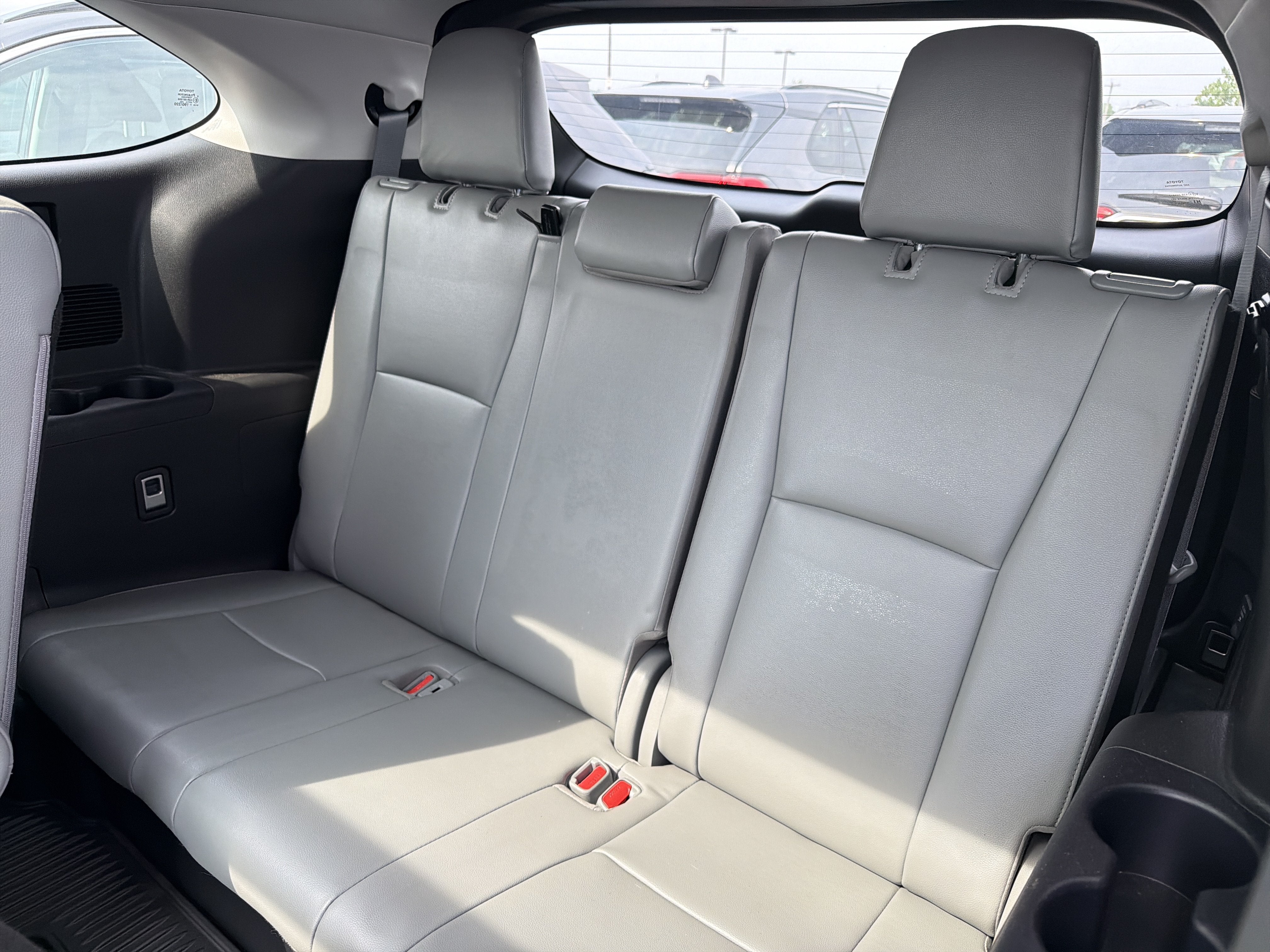 2022 Toyota Highlander Hybrid Platinum