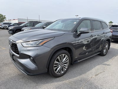 2022 Toyota Highlander Hybrid Platinum