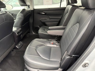 2022 Toyota Highlander Hybrid XLE