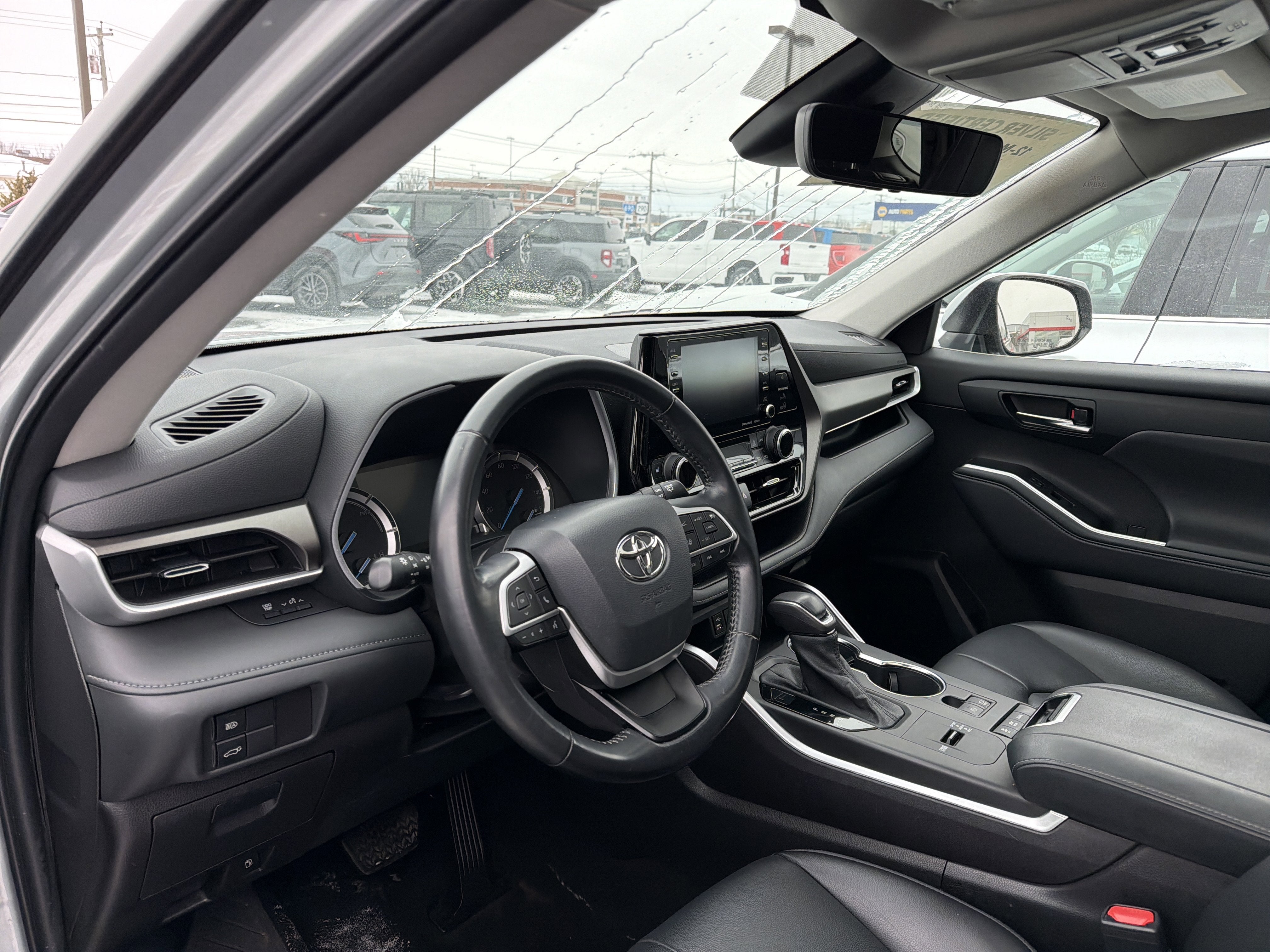 2022 Toyota Highlander Hybrid XLE