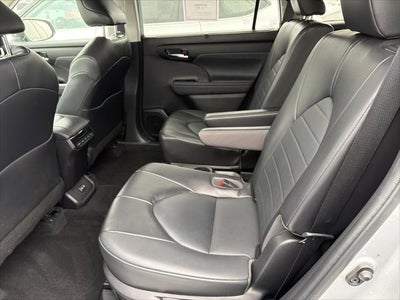 2022 Toyota Highlander Hybrid XLE