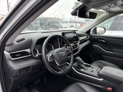 2022 Toyota Highlander Hybrid XLE