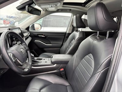 2022 Toyota Highlander Hybrid XLE