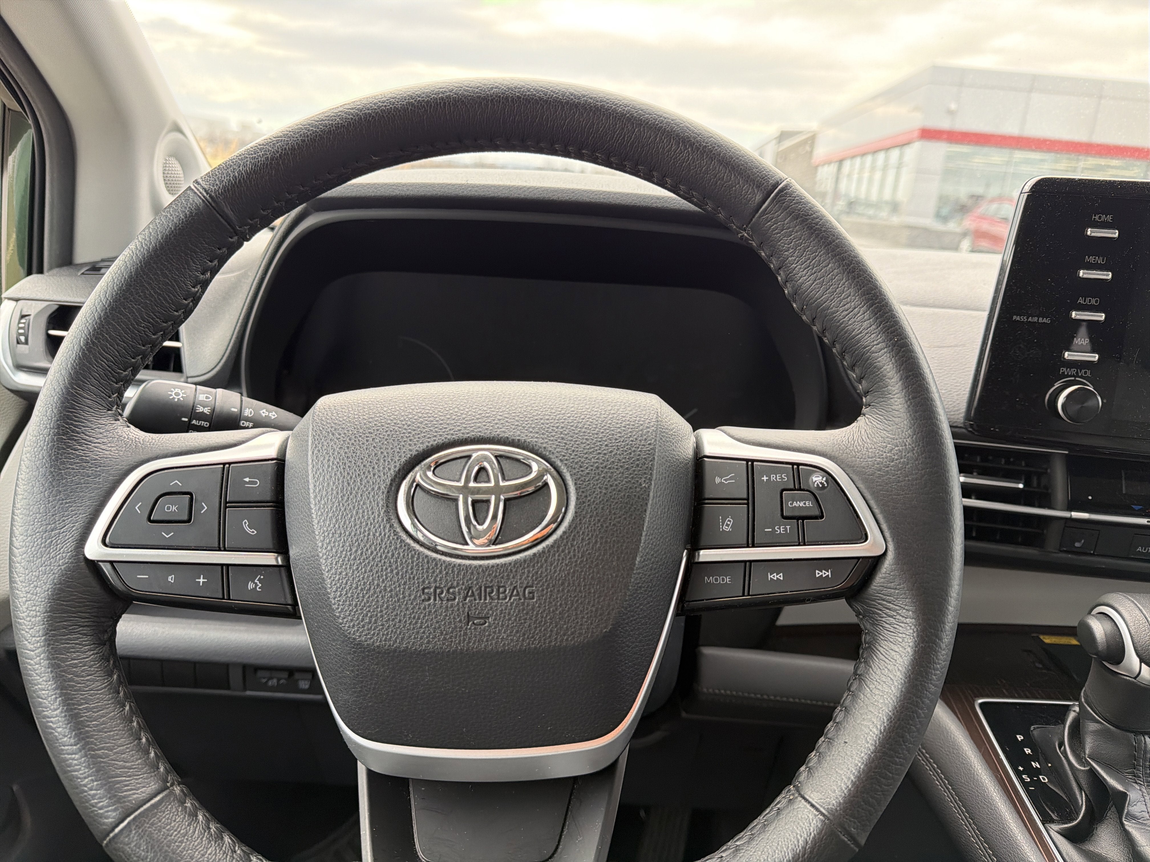 2022 Toyota Sienna XLE