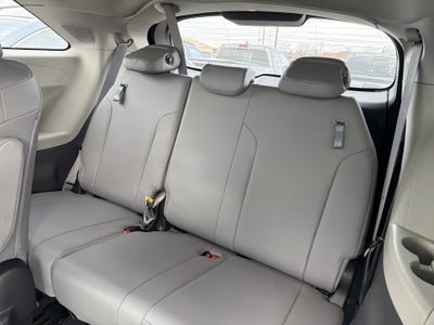 2022 Toyota Sienna XLE