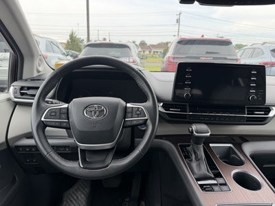 2024 Toyota Sienna XLE