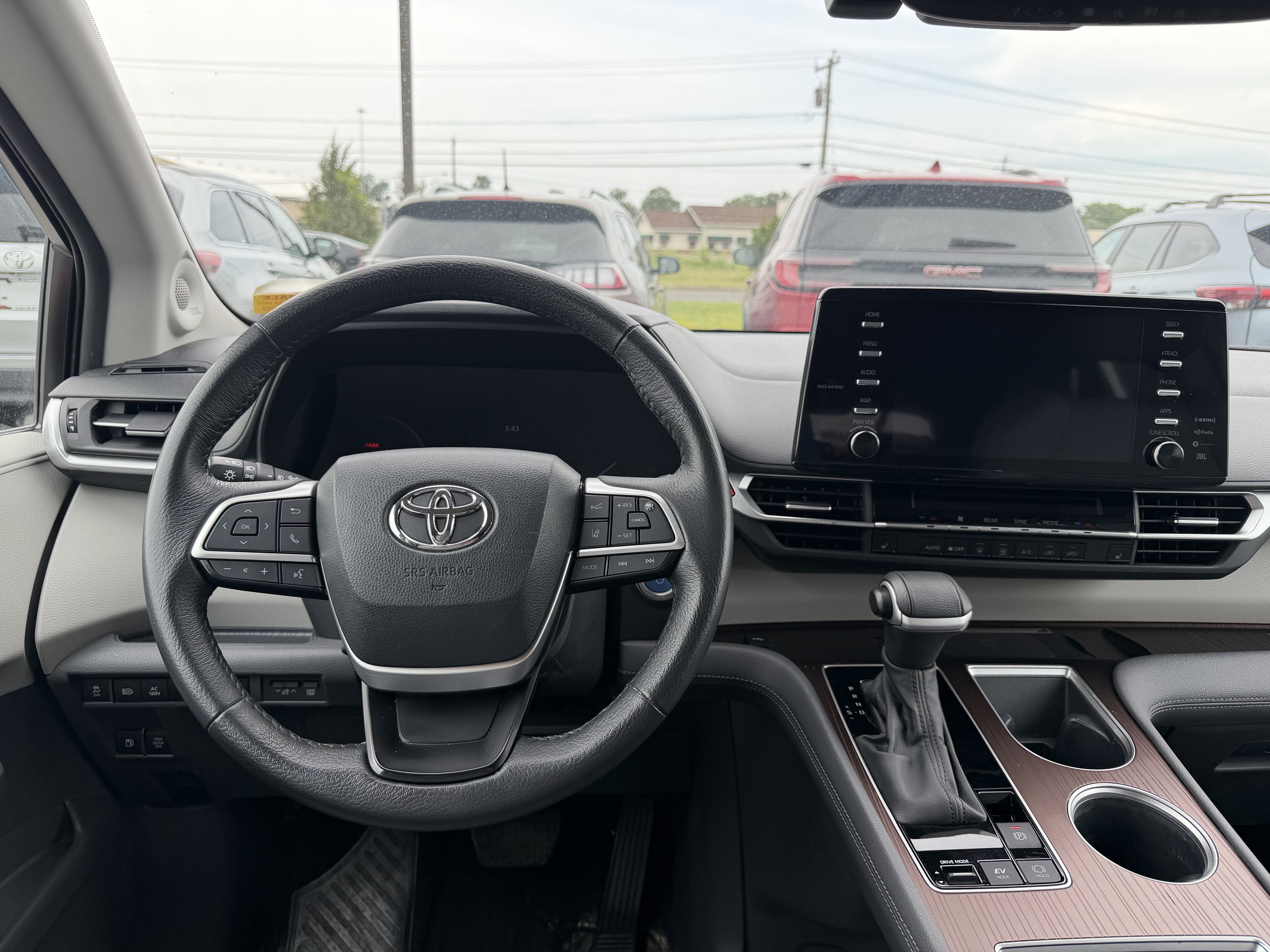 2024 Toyota Sienna XLE