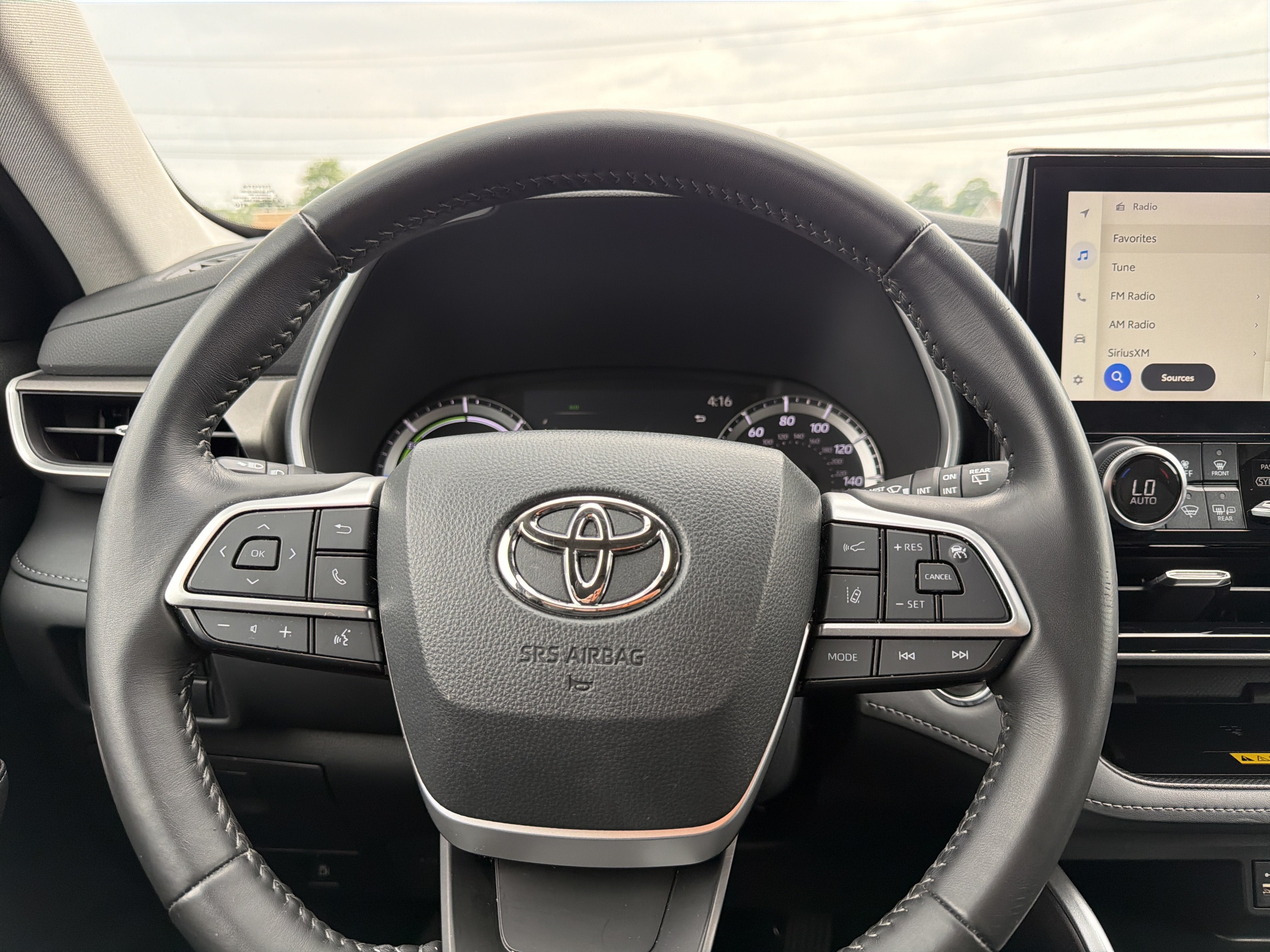2023 Toyota Highlander Hybrid XLE